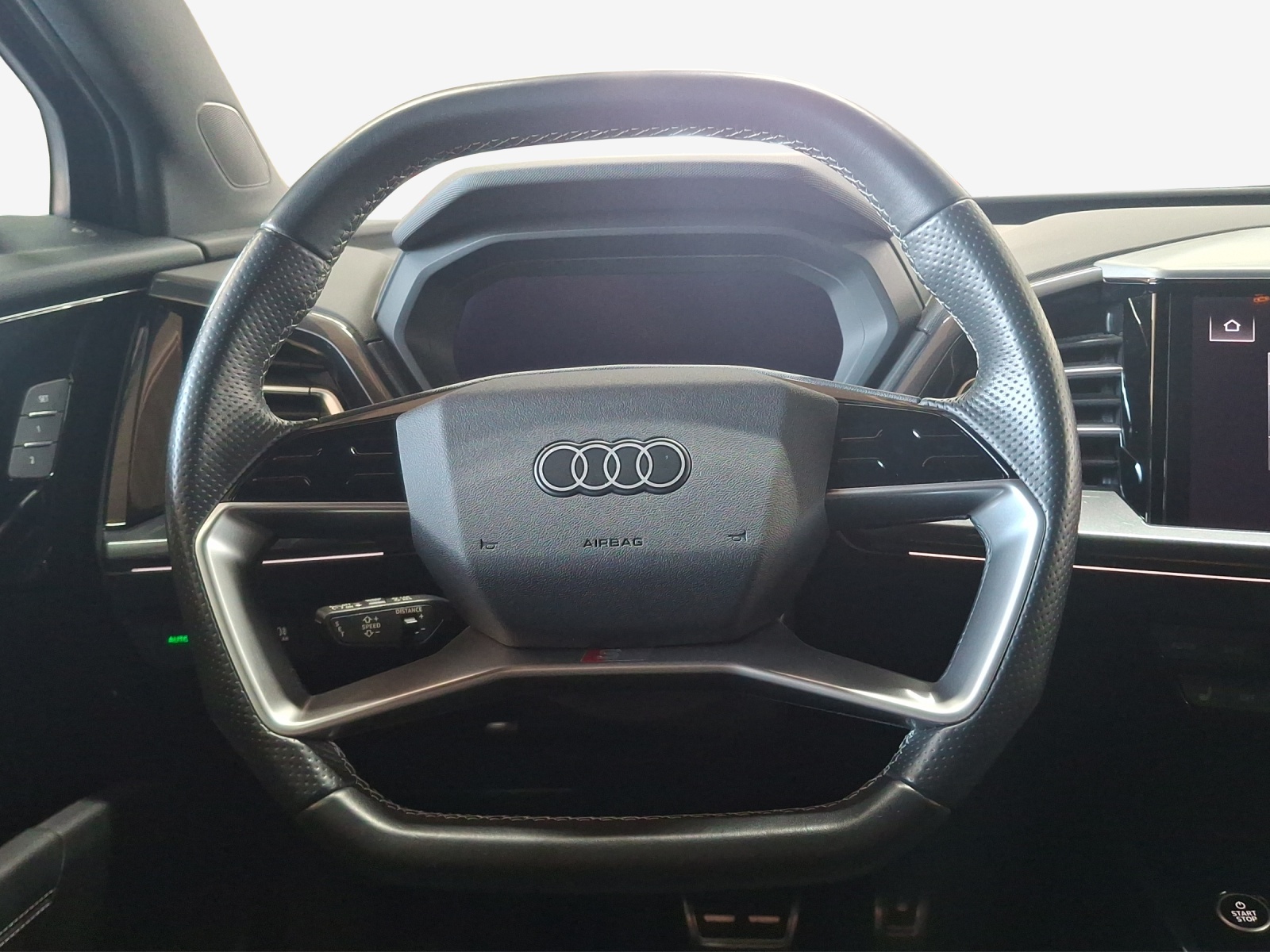 AUDI Q4 e-tron 50 quattro-image-10