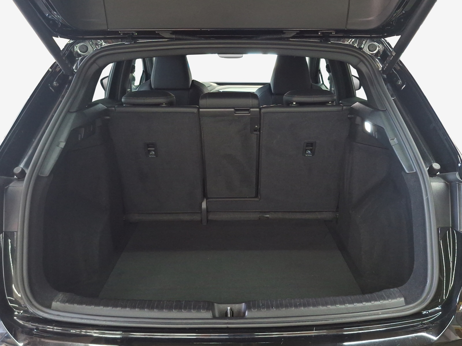 AUDI Q4 e-tron 50 quattro-image-13