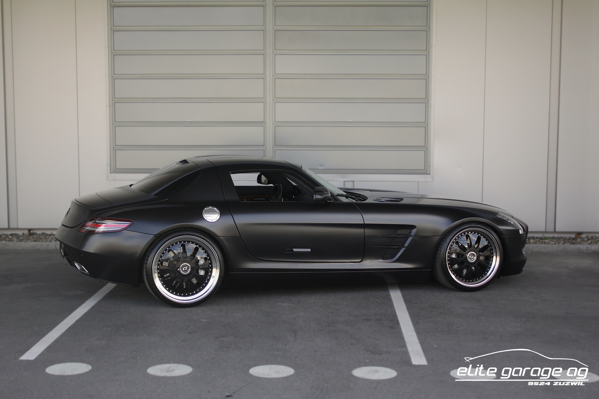 MERCEDES-BENZ SLS 63 AMG Speedshift-image-4