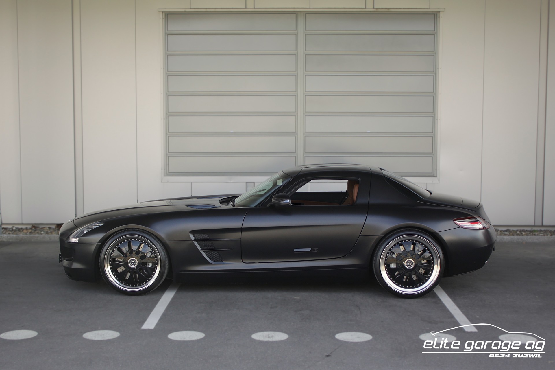 MERCEDES-BENZ SLS 63 AMG Speedshift-image-1
