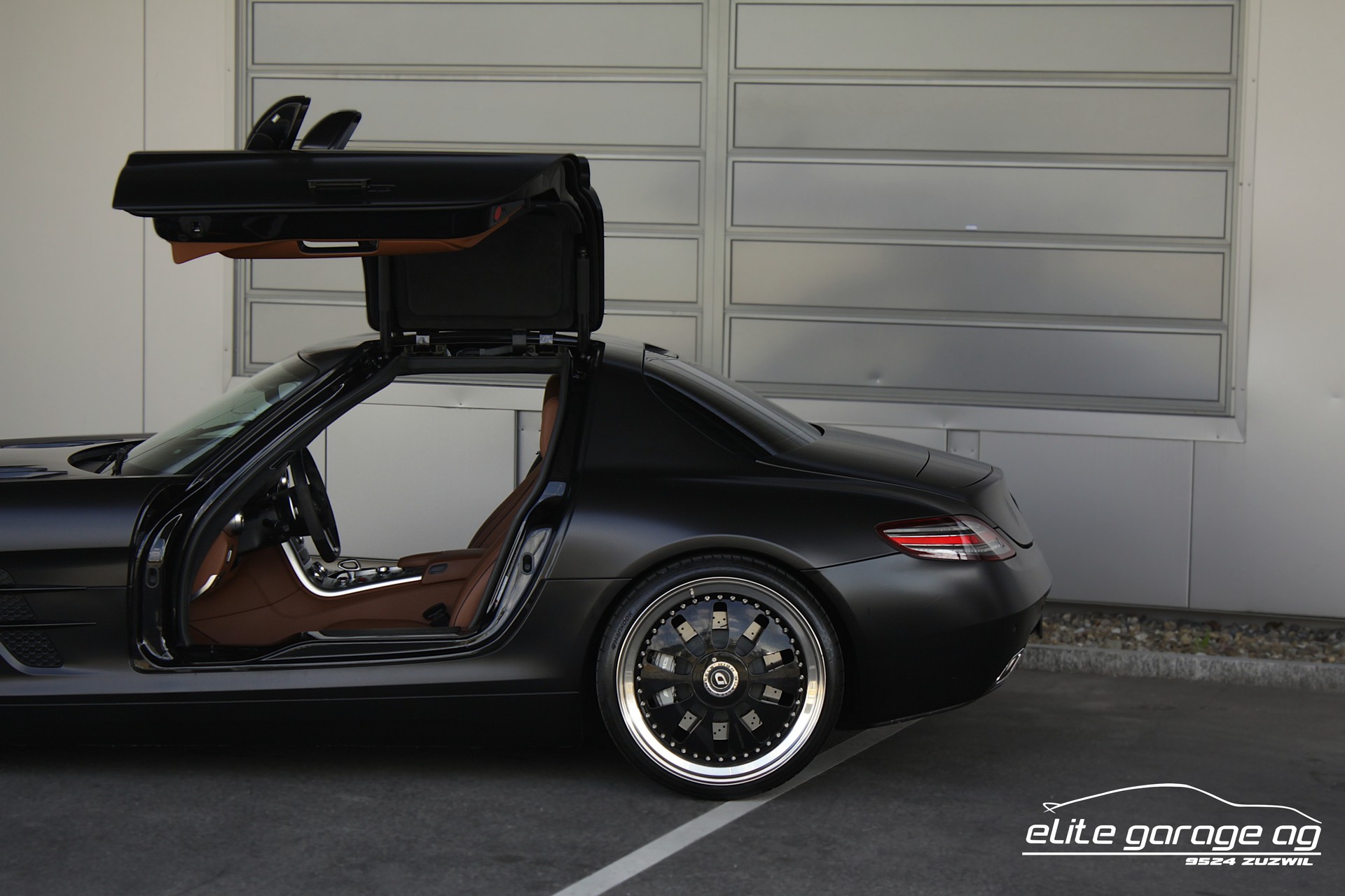 MERCEDES-BENZ SLS 63 AMG Speedshift-image-11