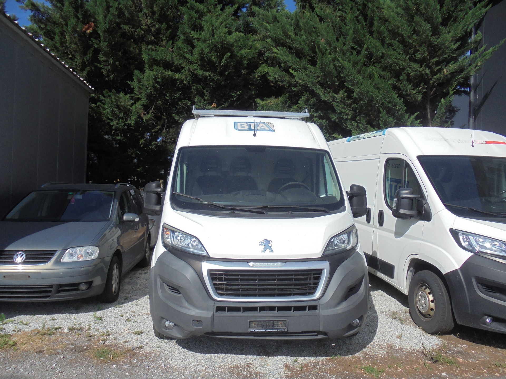 PEUGEOT Boxer 2.2 HDI 335 Allure L2H2-image-1