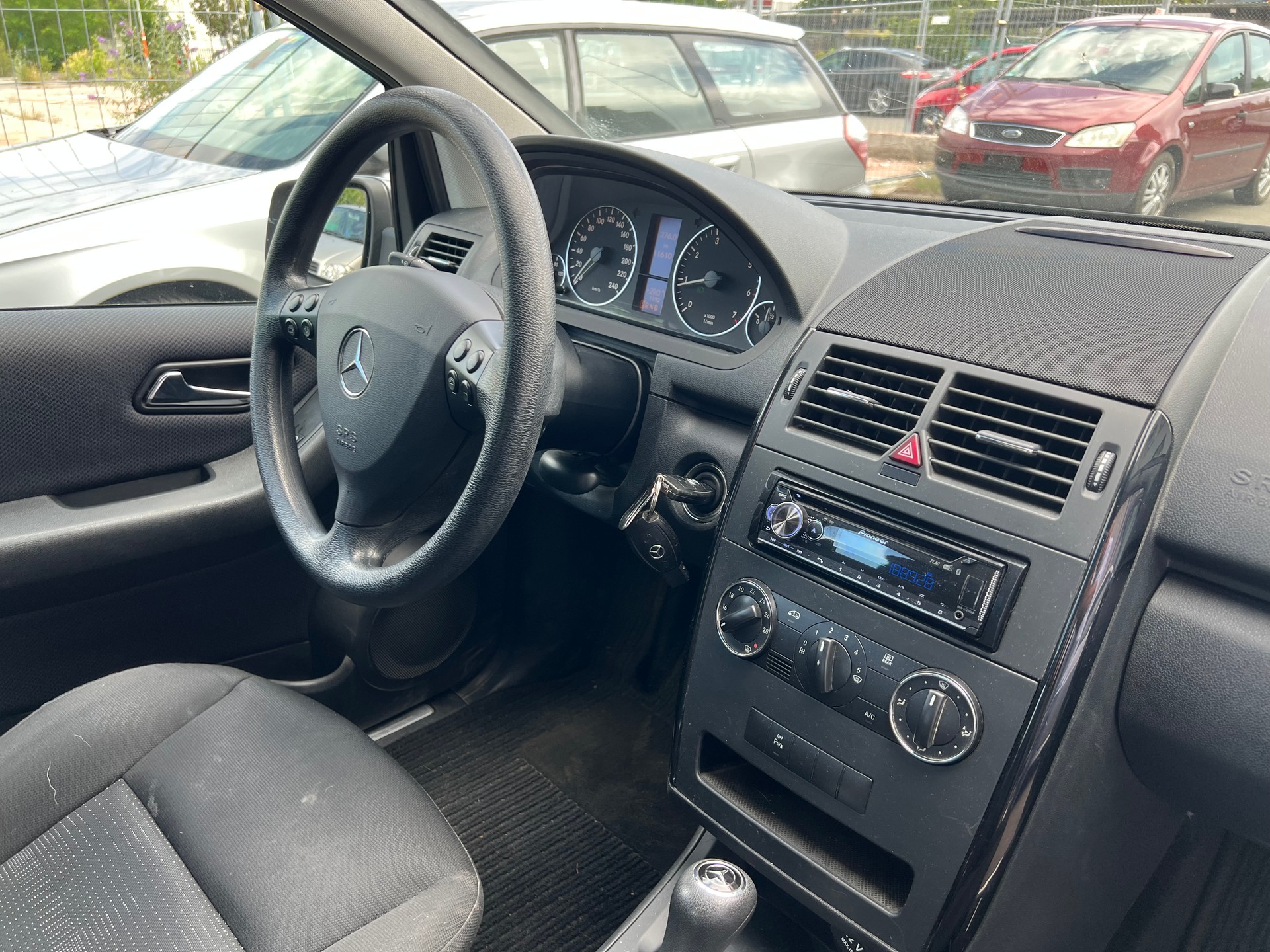 MERCEDES-BENZ A 160 (150) Elégance Autotronic-image-8