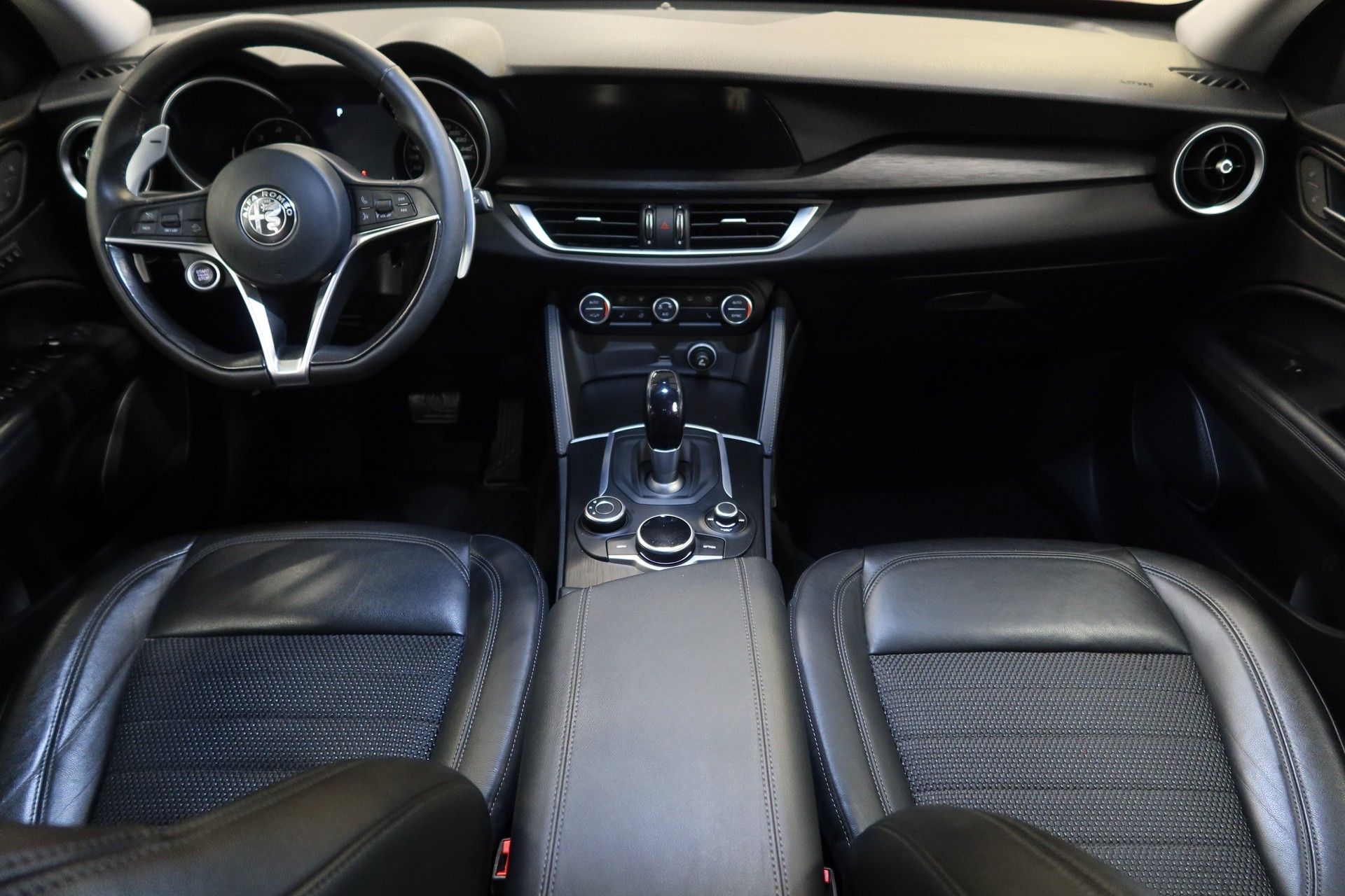 ALFA ROMEO Stelvio 2.2JTDM Execu. Q4-image-4