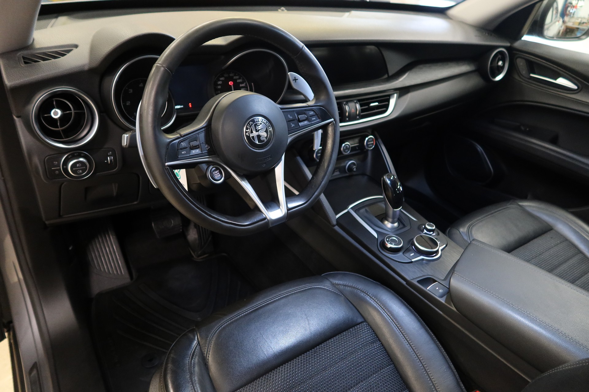 ALFA ROMEO Stelvio 2.2JTDM Execu. Q4-image-5