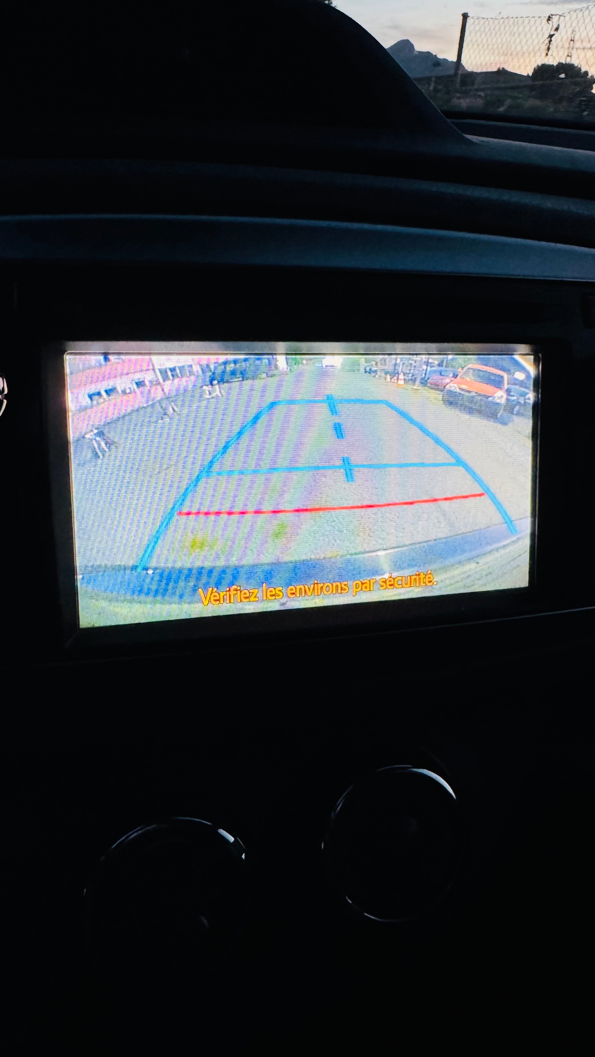 TOYOTA Yaris 1.33 Style-image-11