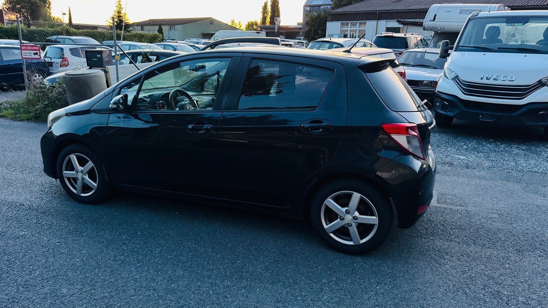 TOYOTA Yaris 1.33 Style-image-5