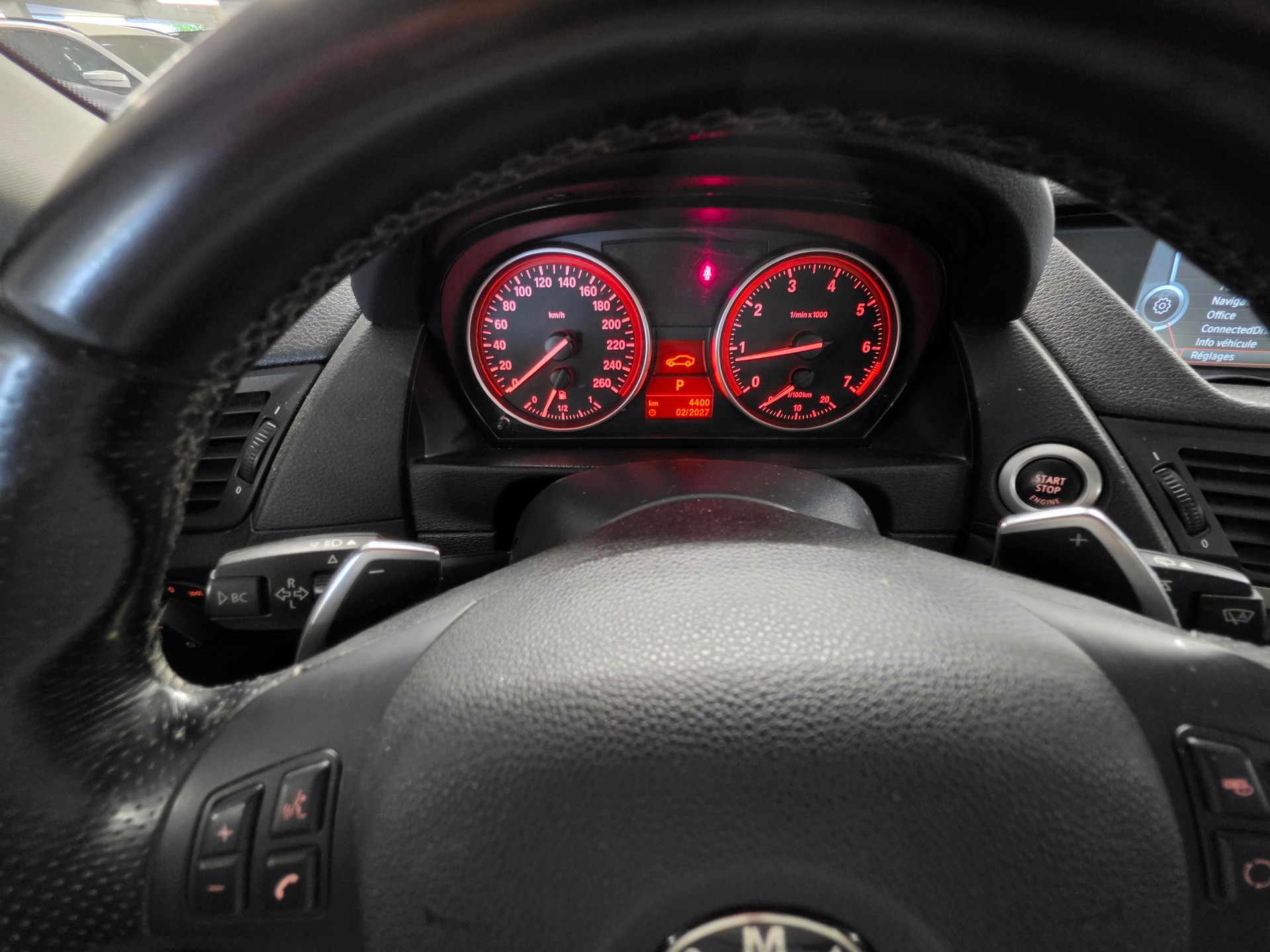 BMW X1 xDrive 20i Steptronic-image-14