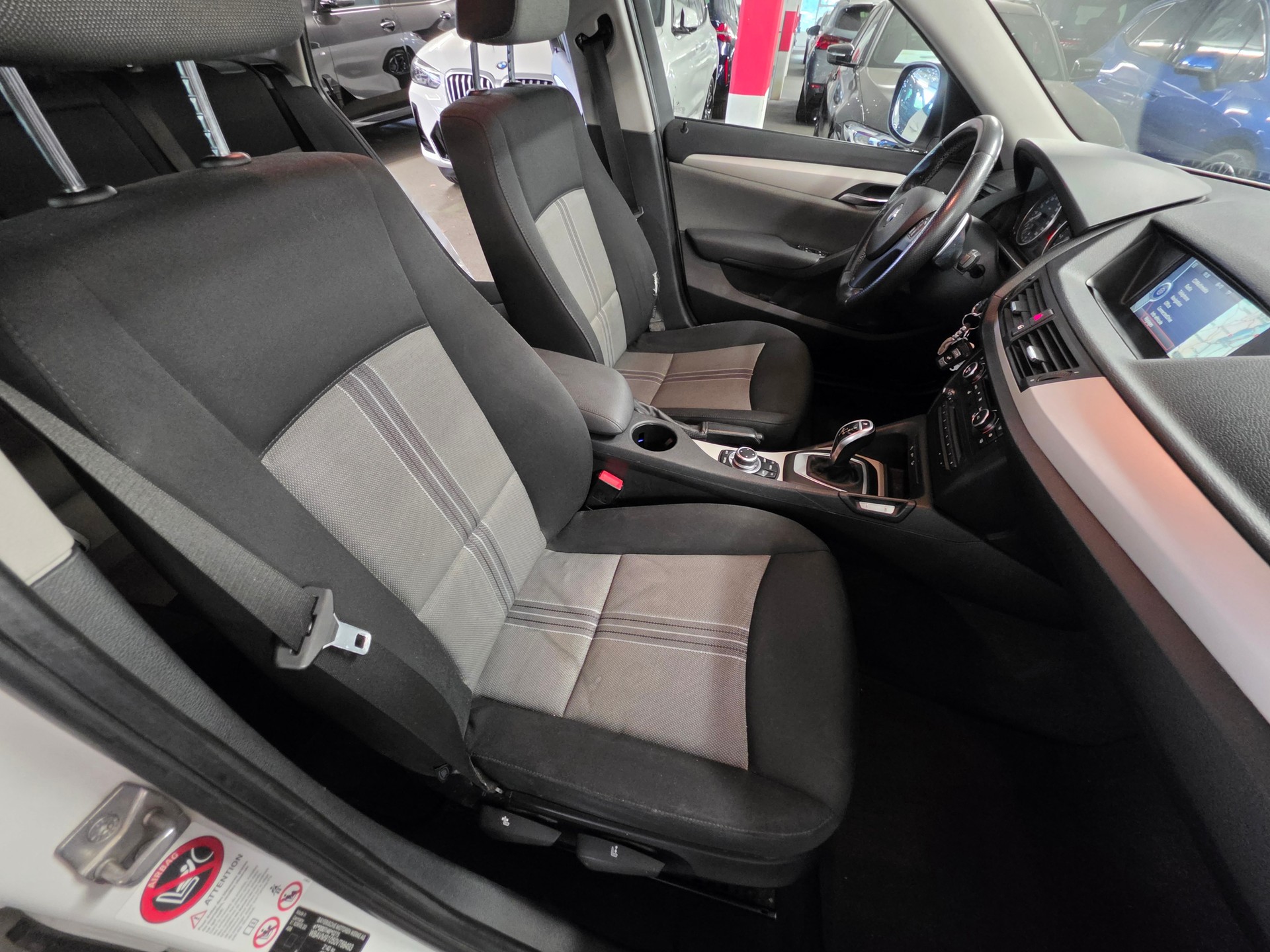 BMW X1 xDrive 20i Steptronic-image-10