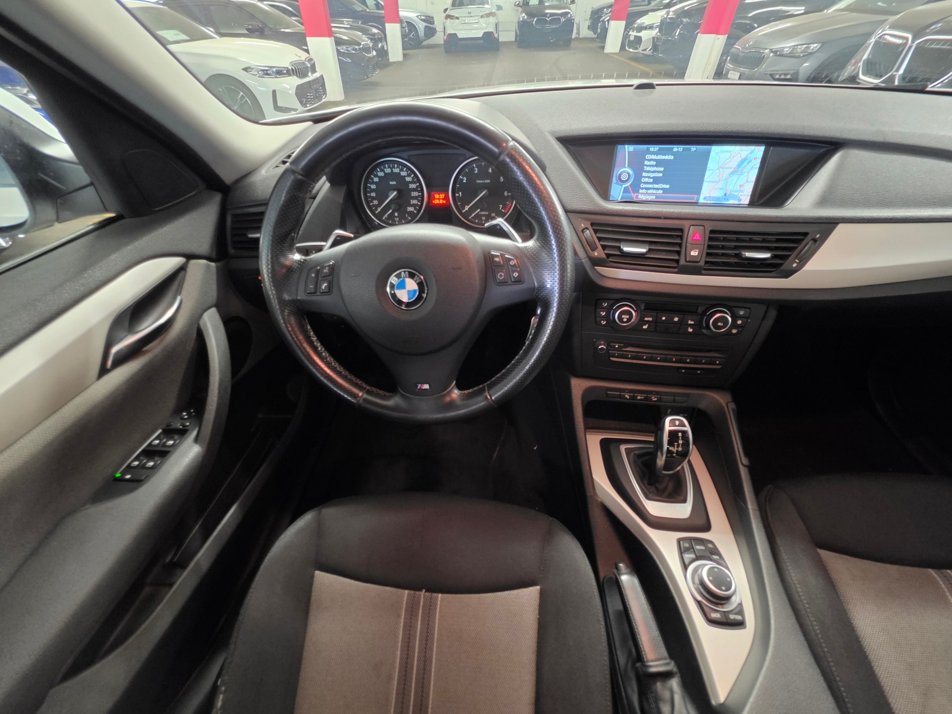 BMW X1 xDrive 20i Steptronic-image-11