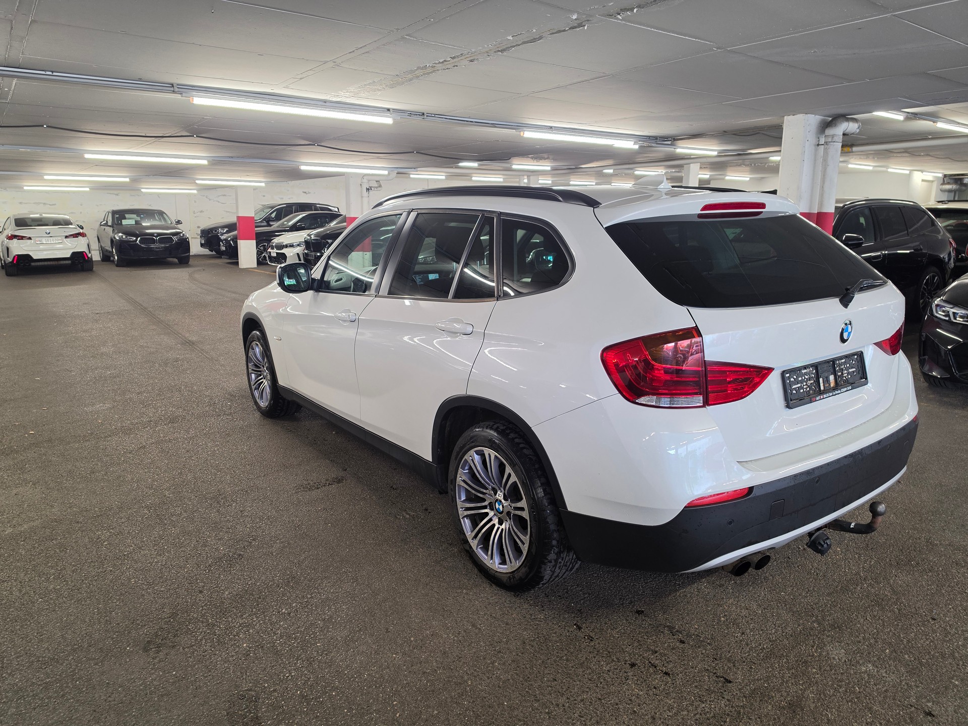 BMW X1 xDrive 20i Steptronic-image-5