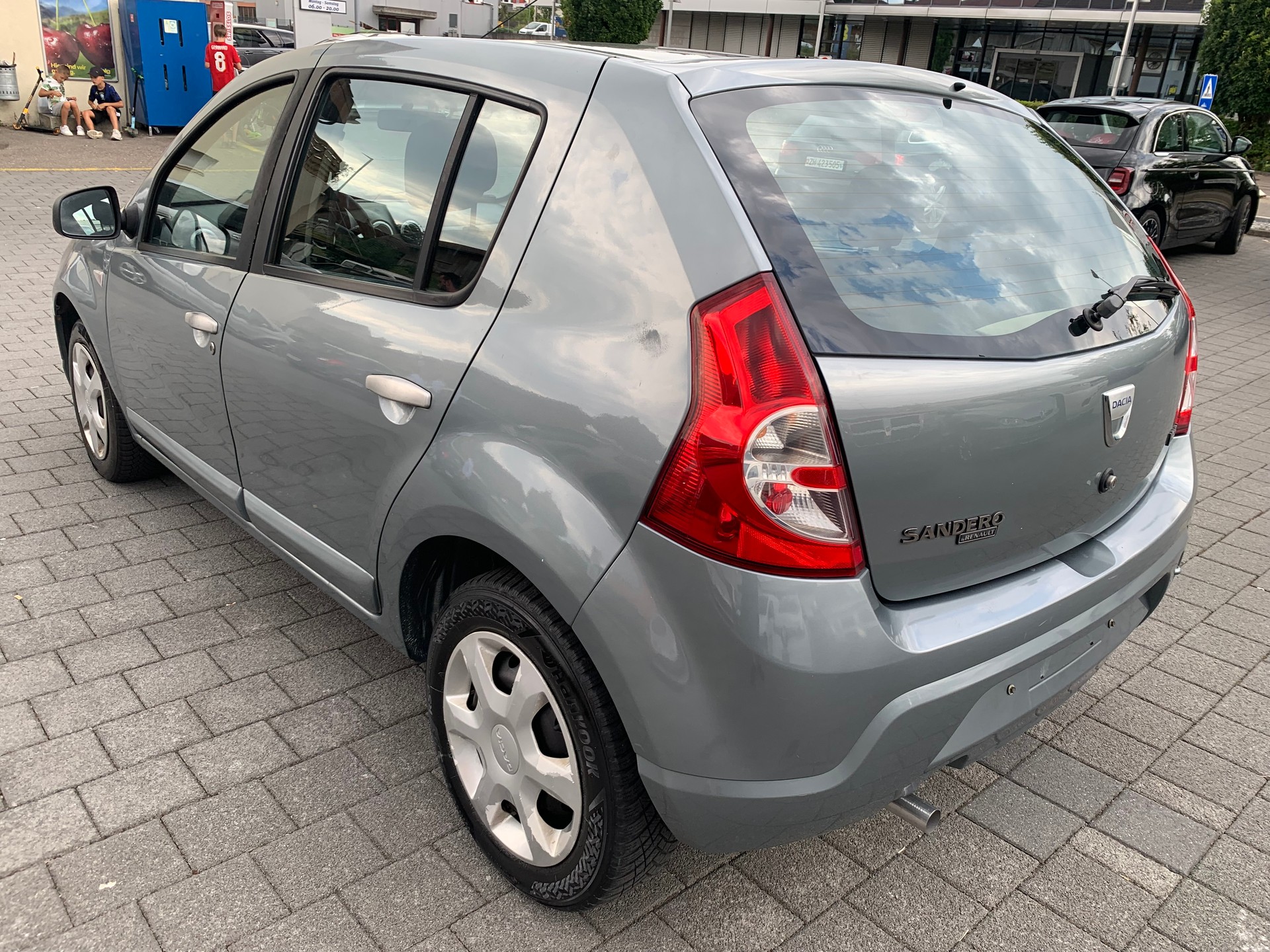 DACIA Sandero 1.6 Lauréate-image-3