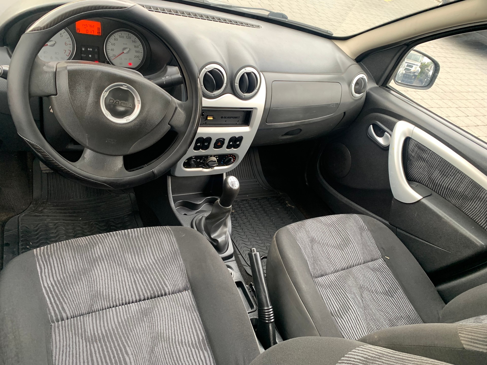 DACIA Sandero 1.6 Lauréate-image-9