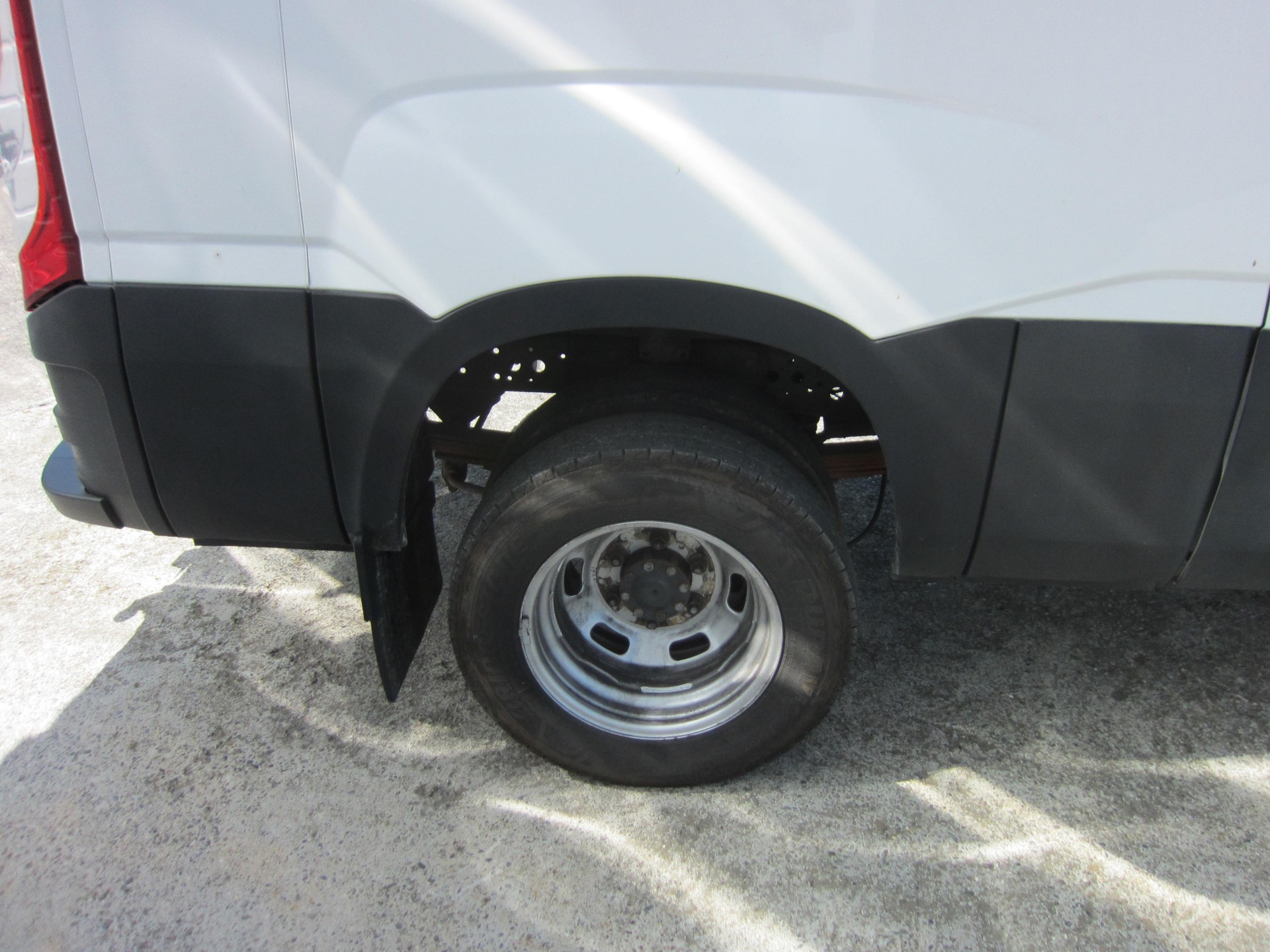 IVECO 35C18V-image-8