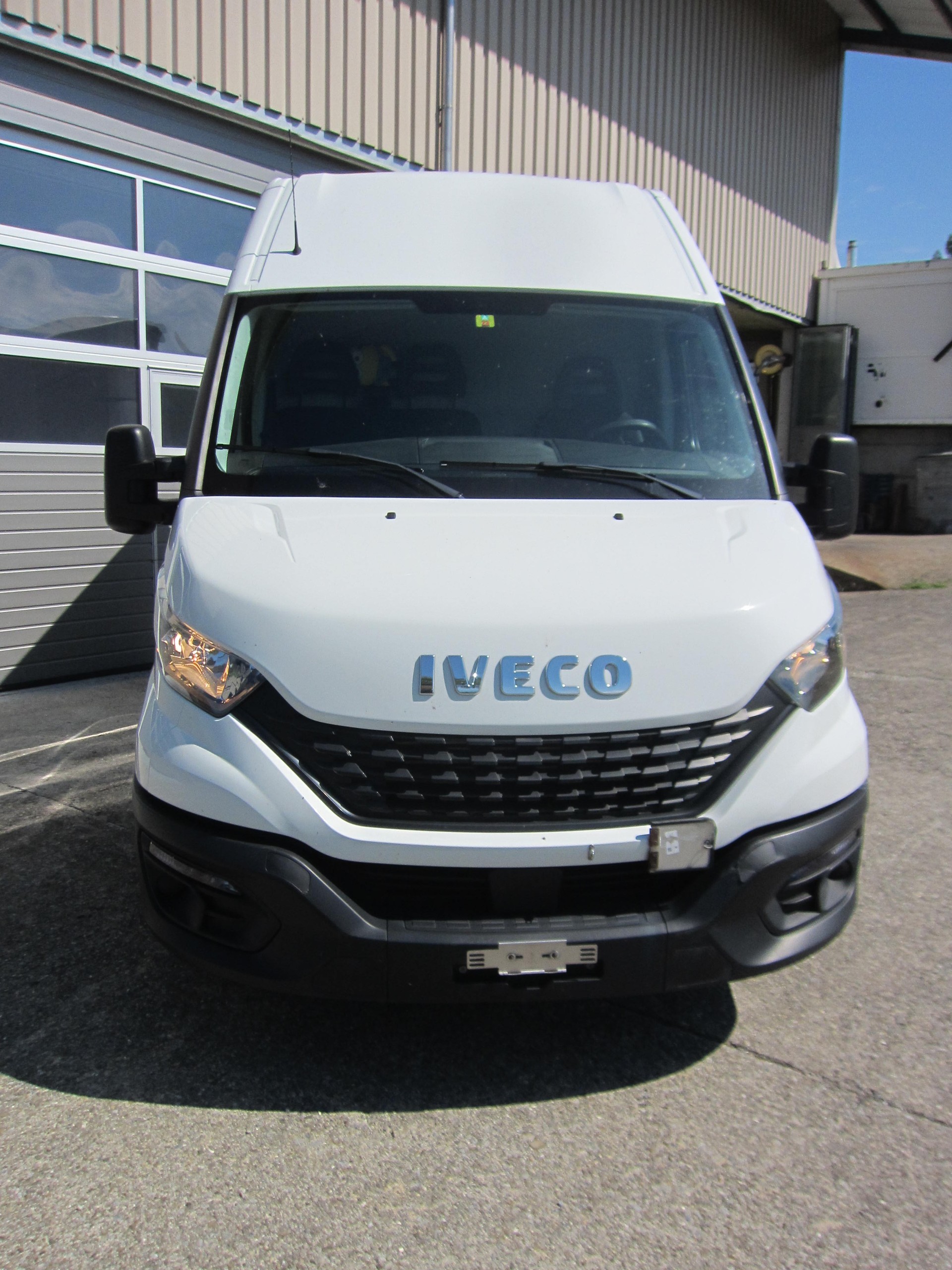 IVECO 35C18V-image-4