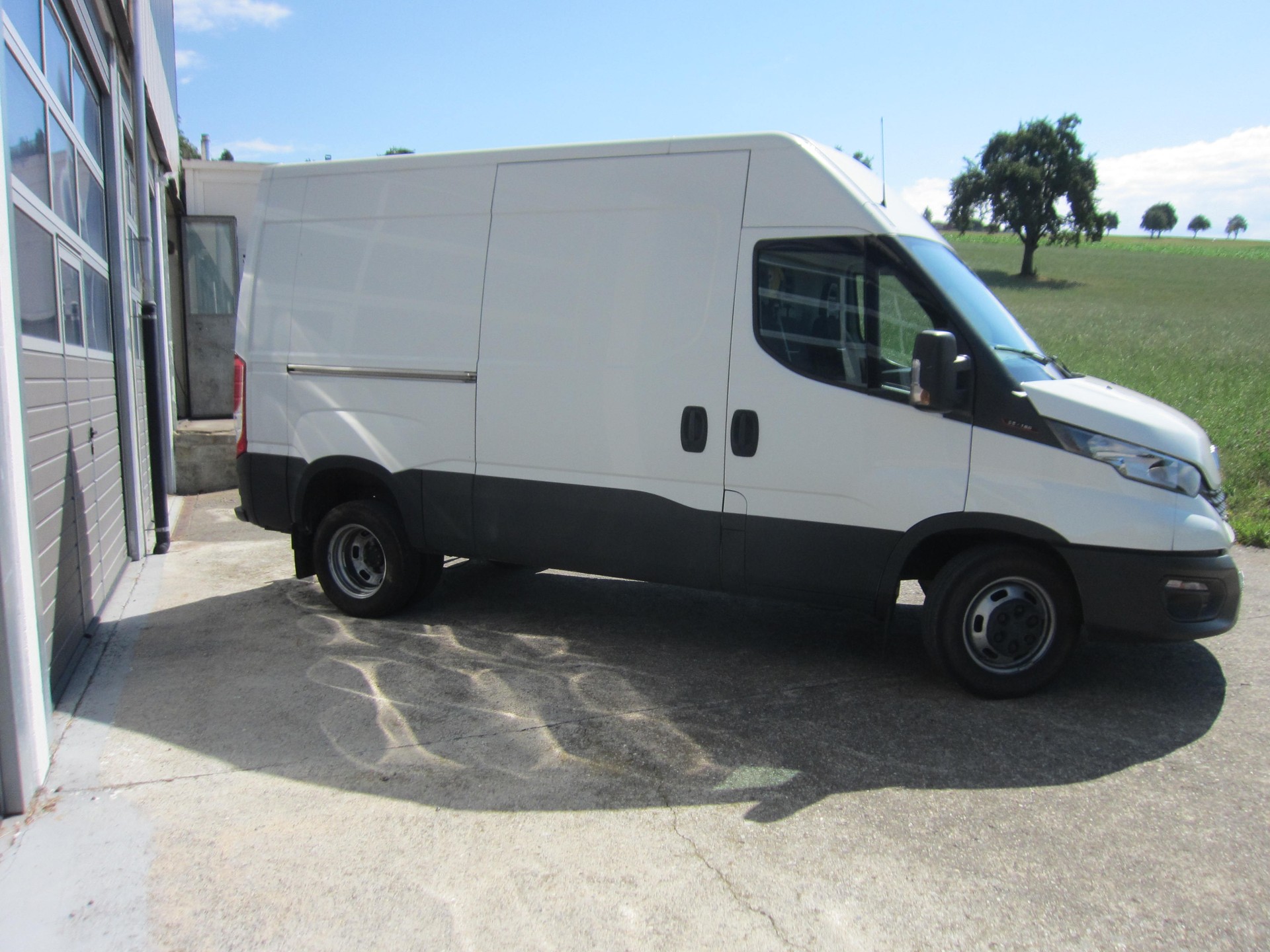 IVECO 35C18V-image-3
