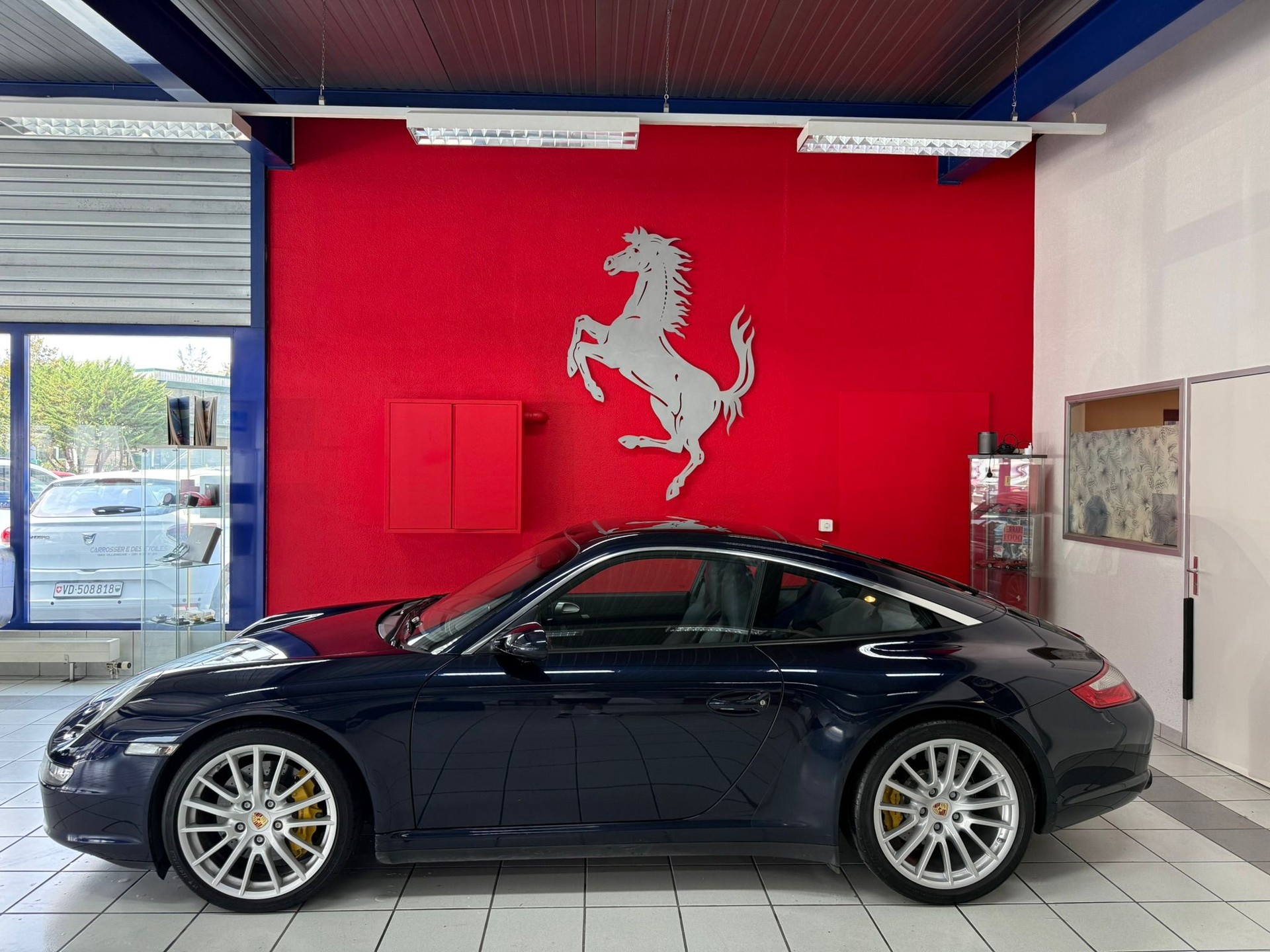 PORSCHE 911 Targa 4-image-0