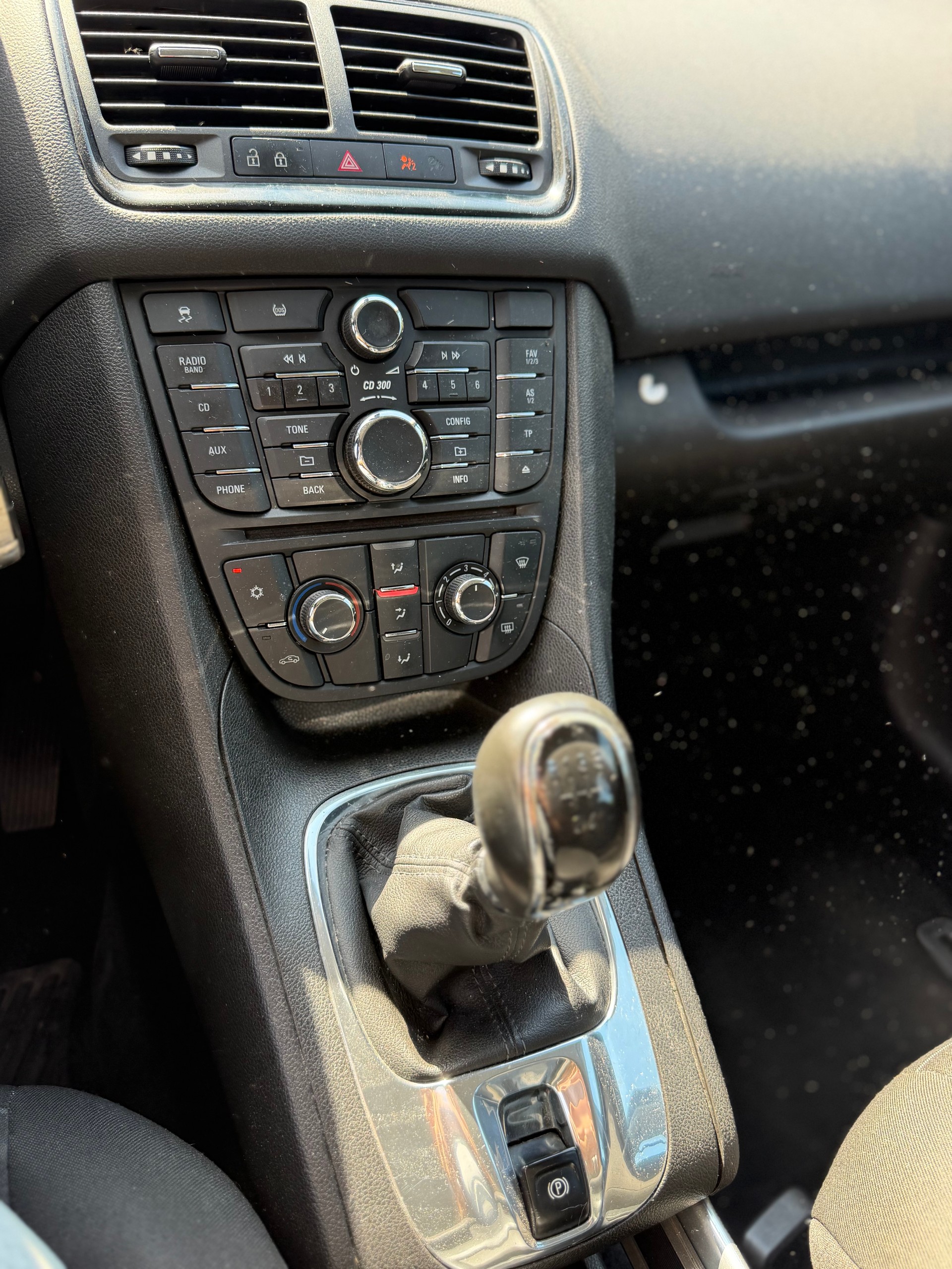 OPEL Meriva 1.4 Turbo Cosmo-image-8