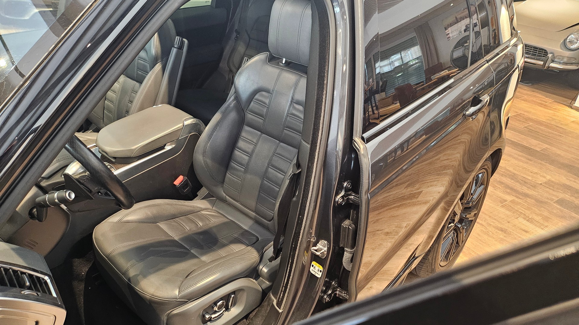 LAND ROVER Range Rover Sport 4.4 SDV8 Autobiography Automatic-image-24