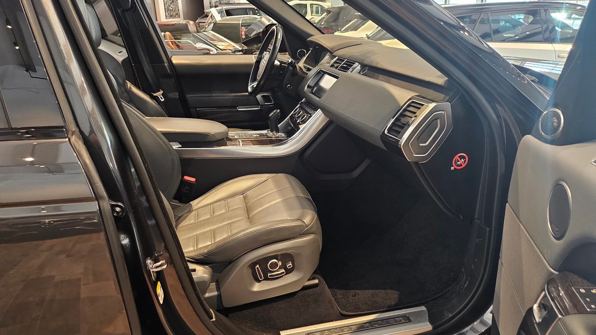LAND ROVER Range Rover Sport 4.4 SDV8 Autobiography Automatic-image-16