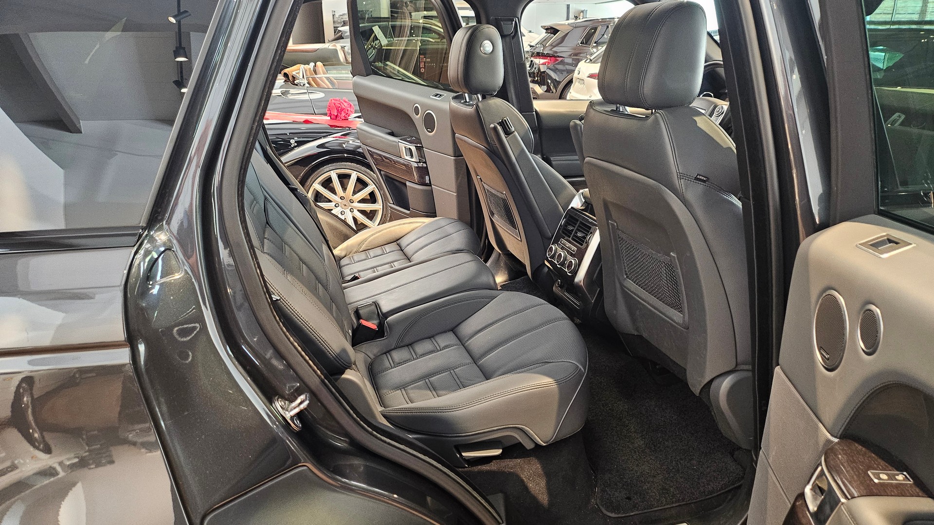 LAND ROVER Range Rover Sport 4.4 SDV8 Autobiography Automatic-image-18