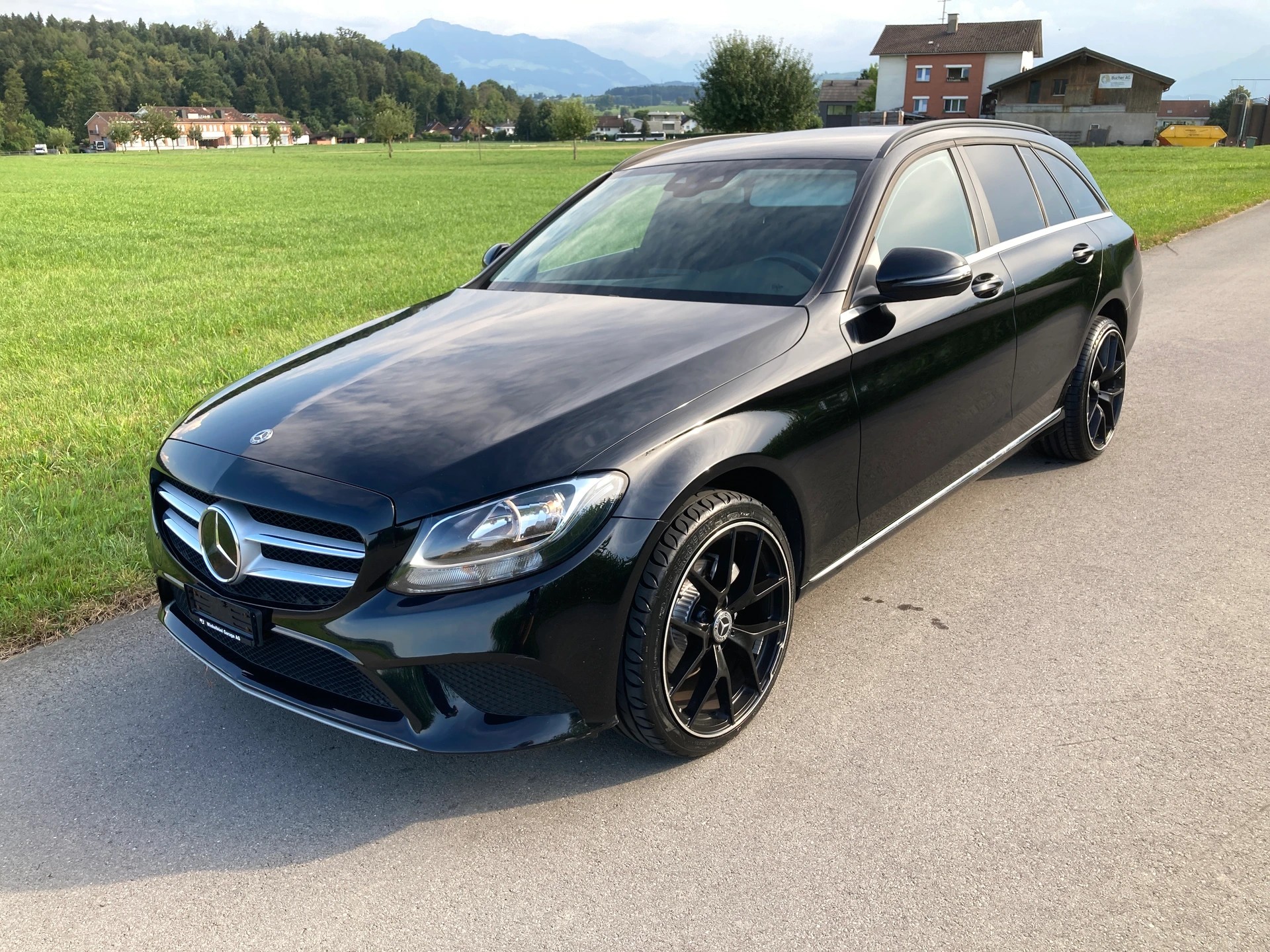 MERCEDES-BENZ C 180 BlueTEC 9G-Tronic mit Anhängerkupplung-image-0