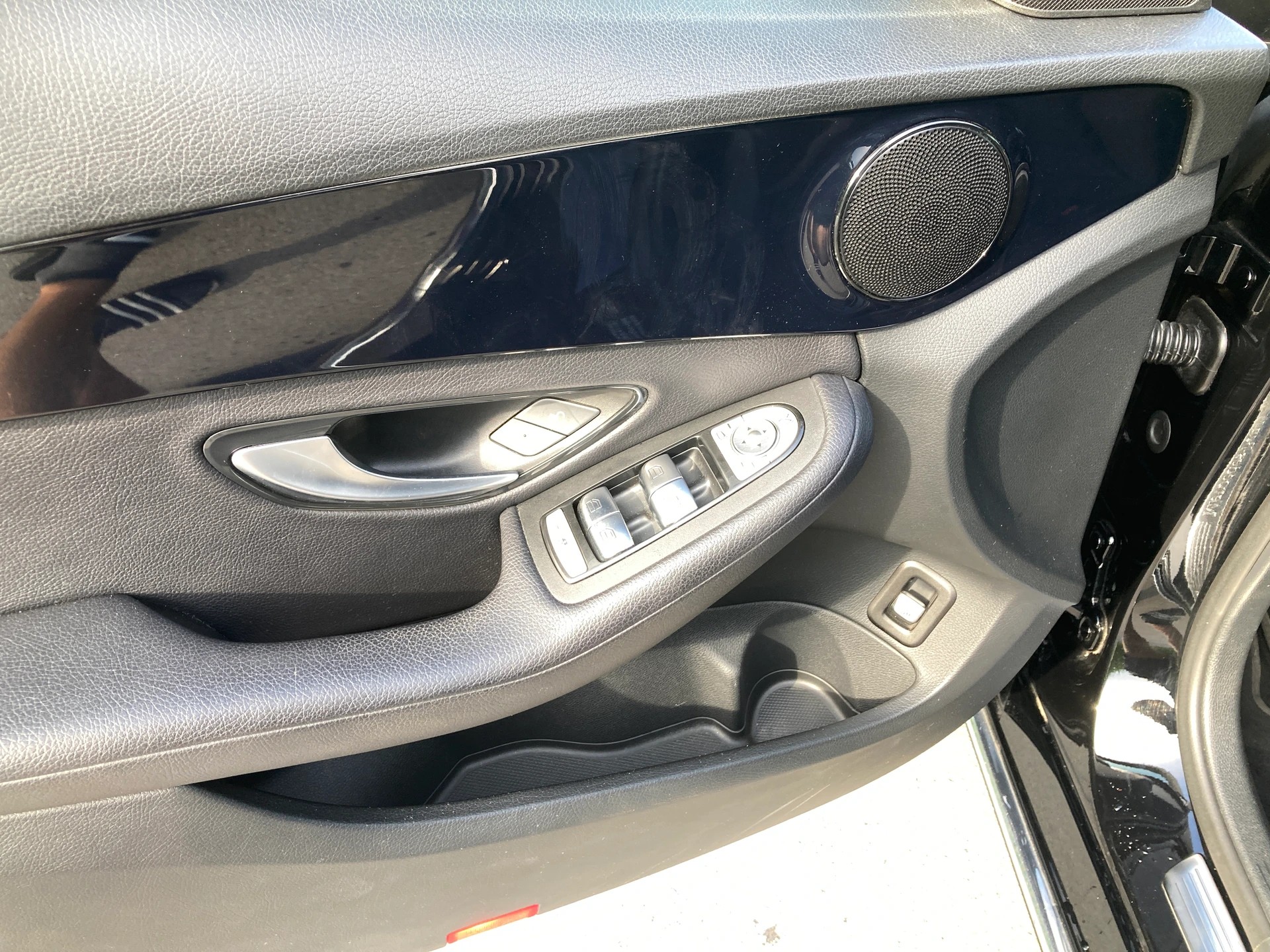 MERCEDES-BENZ C 180 BlueTEC 9G-Tronic mit Anhängerkupplung-image-9