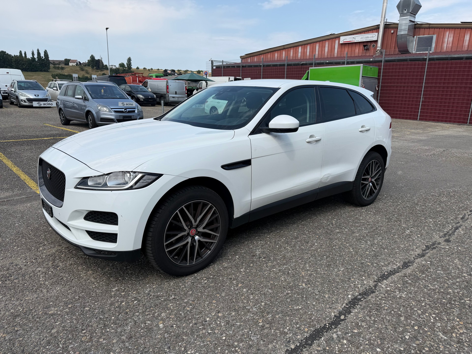 JAGUAR F-Pace 2.0d Pure AWD Automatik-image-0