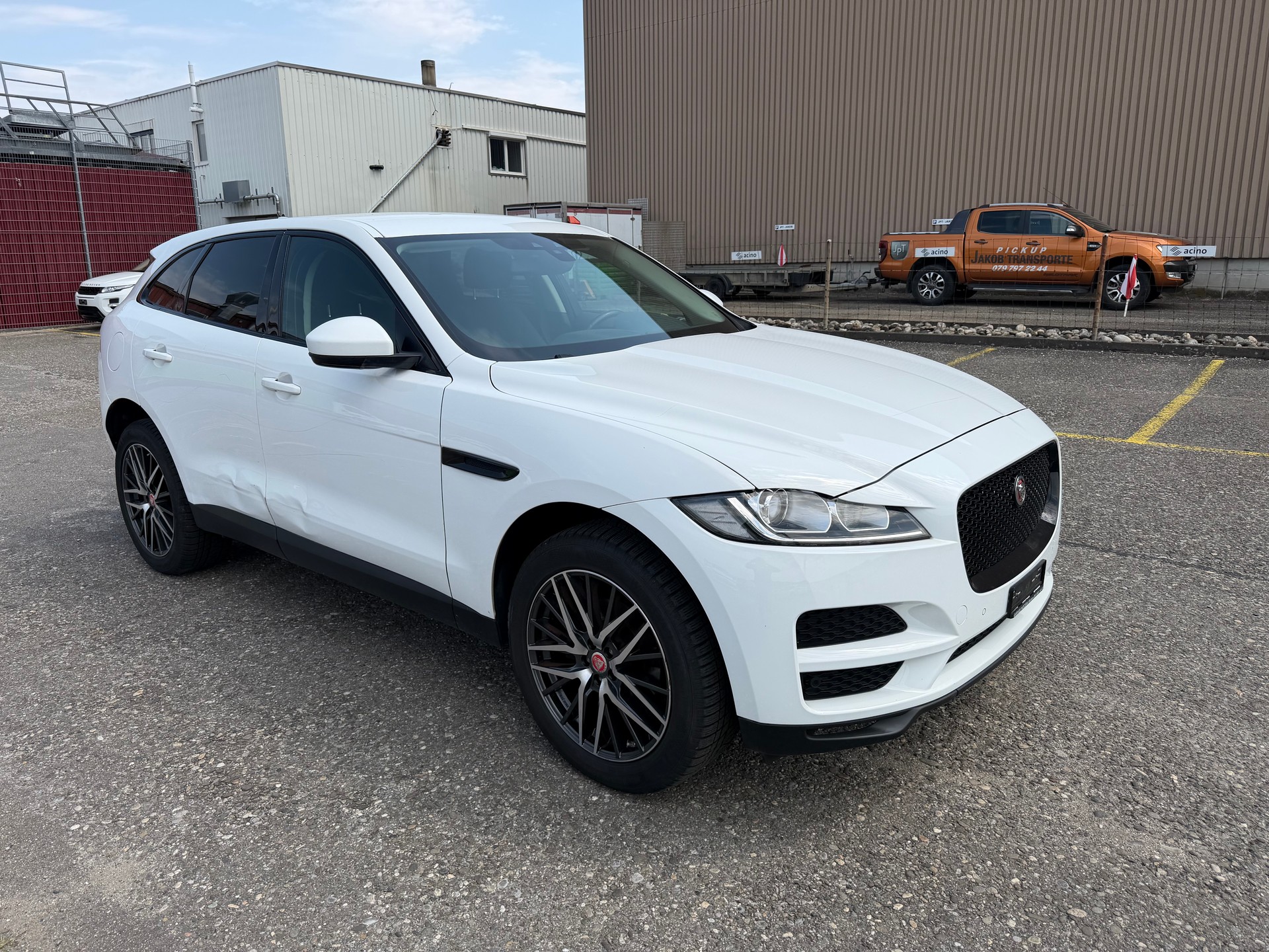 JAGUAR F-Pace 2.0d Pure AWD Automatik-image-1
