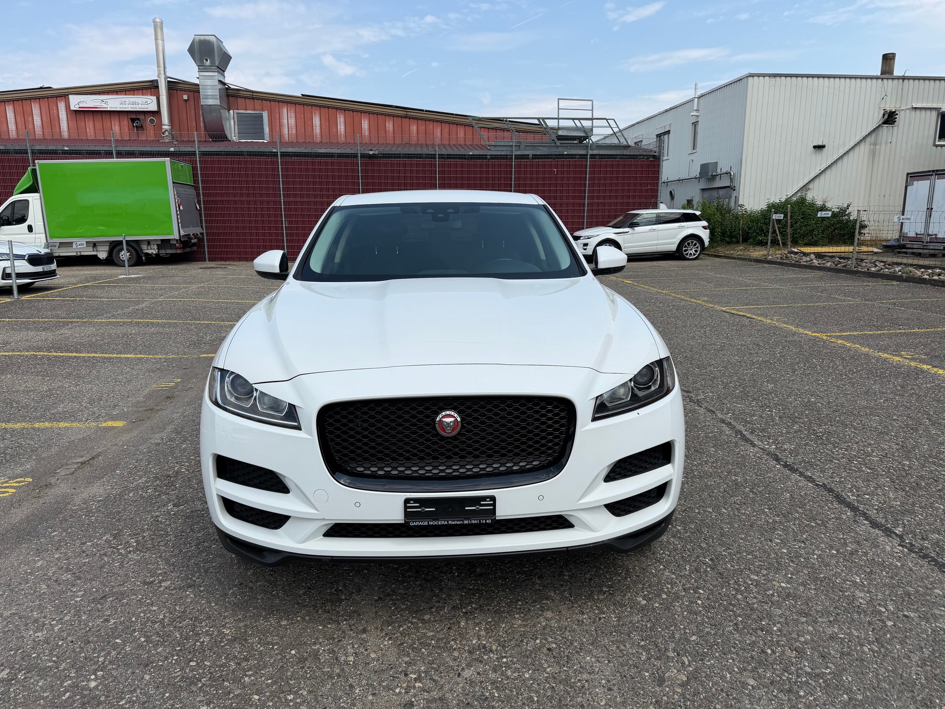 JAGUAR F-Pace 2.0d Pure AWD Automatik-image-2