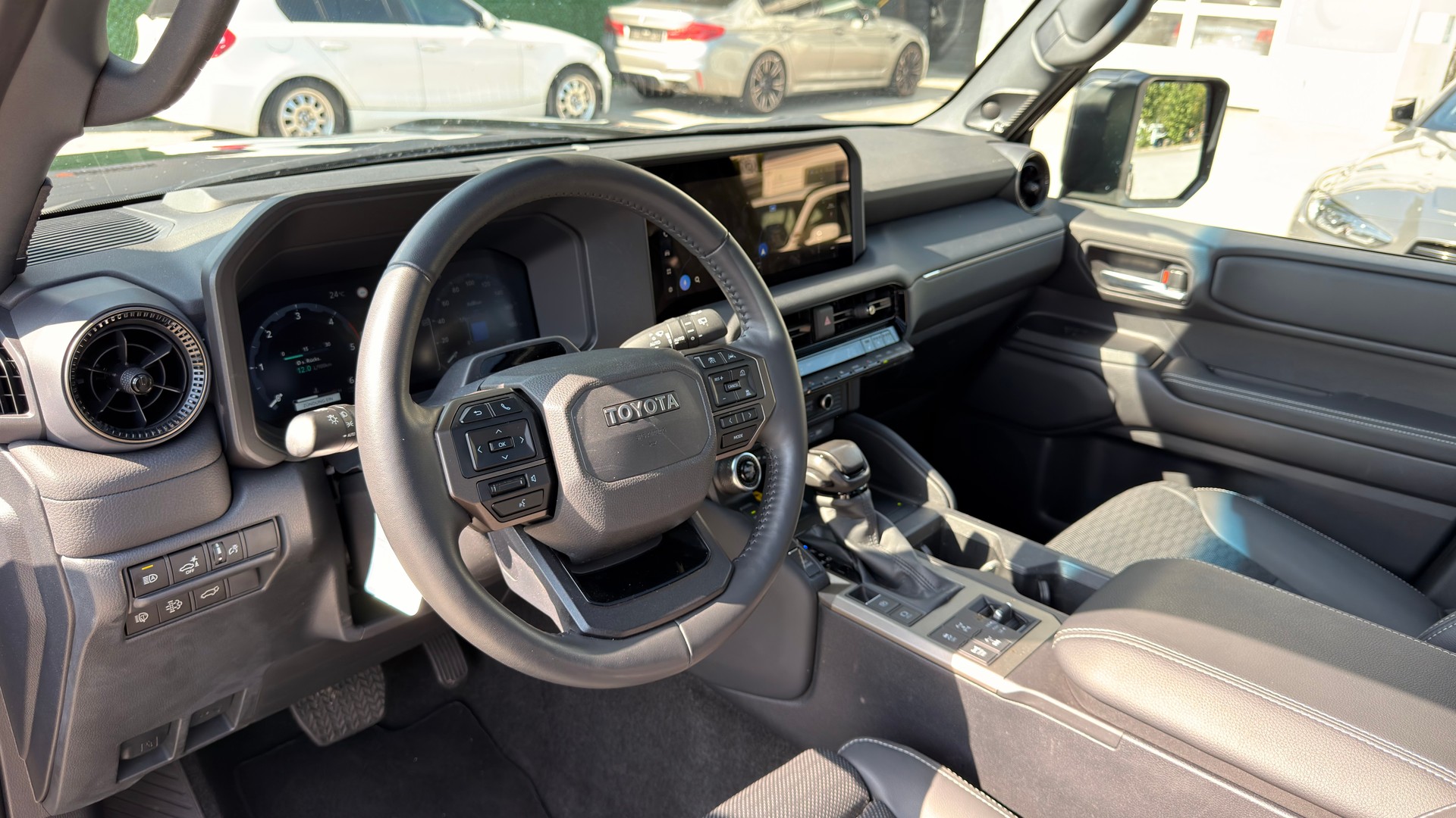 TOYOTA Land Cruiser 2.8TD Invincible-image-9