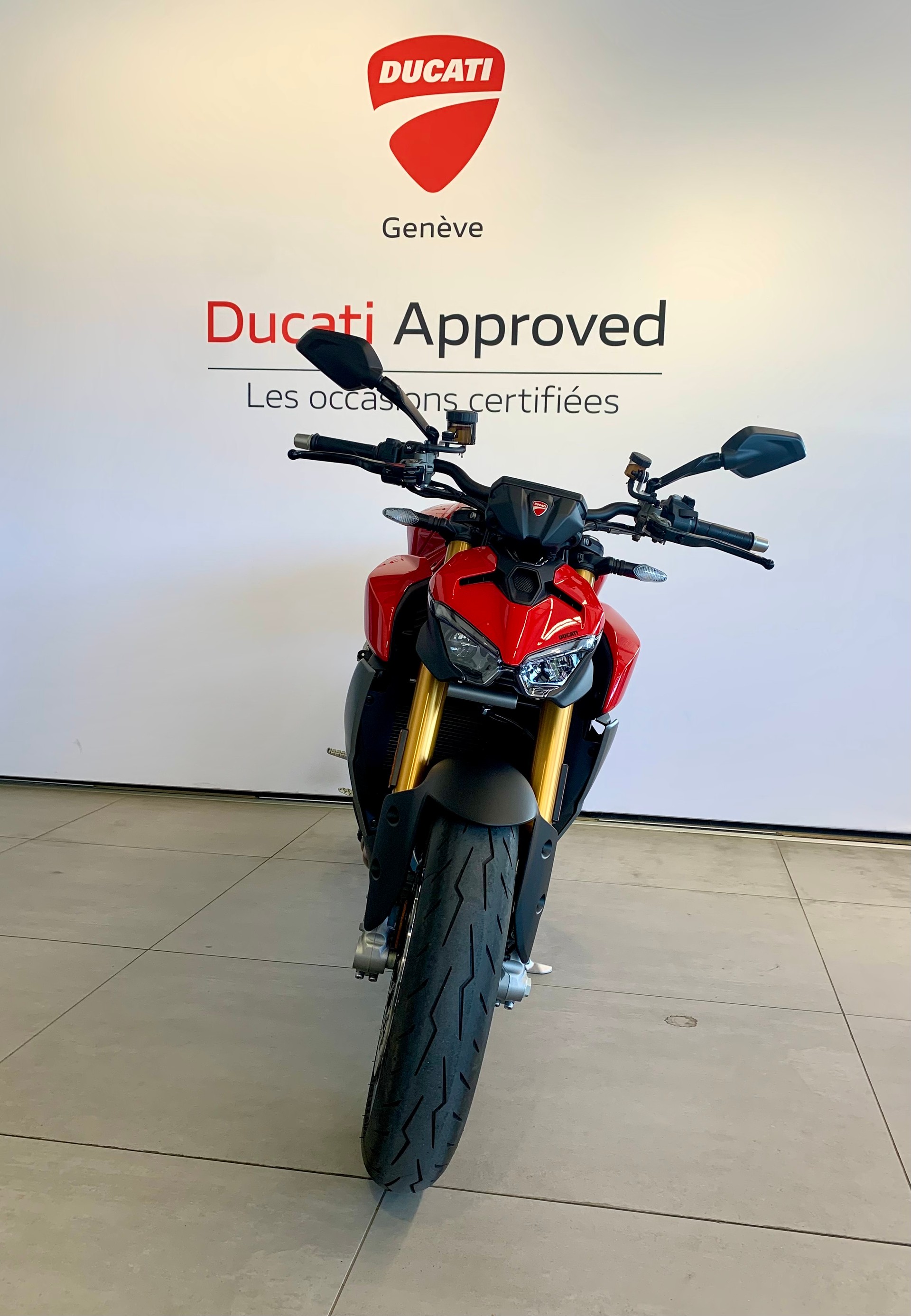 DUCATI Streetfighter V2 S-showroom-element-2