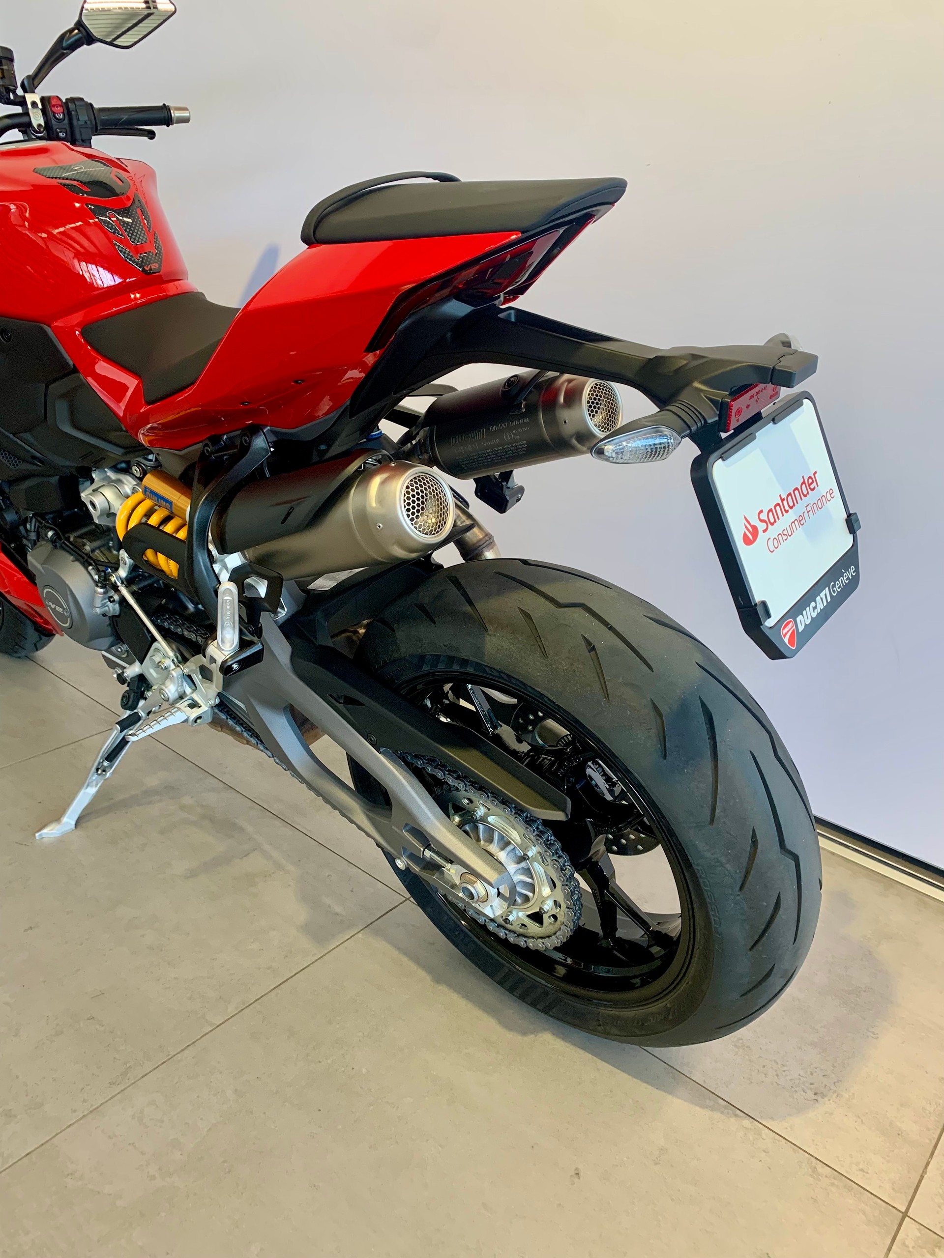 DUCATI Streetfighter V2 S-image-9