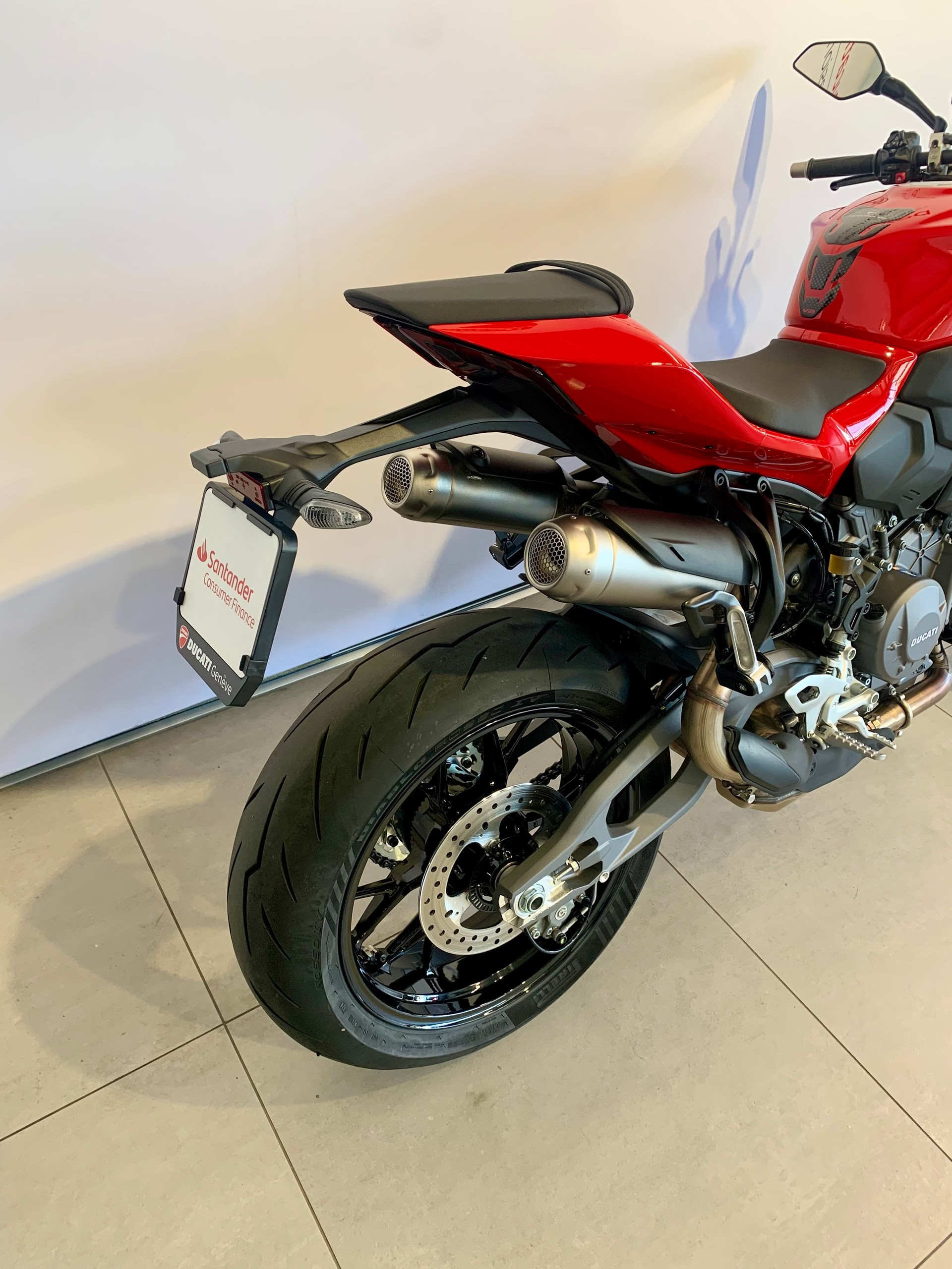 DUCATI Streetfighter V2 S-image-8