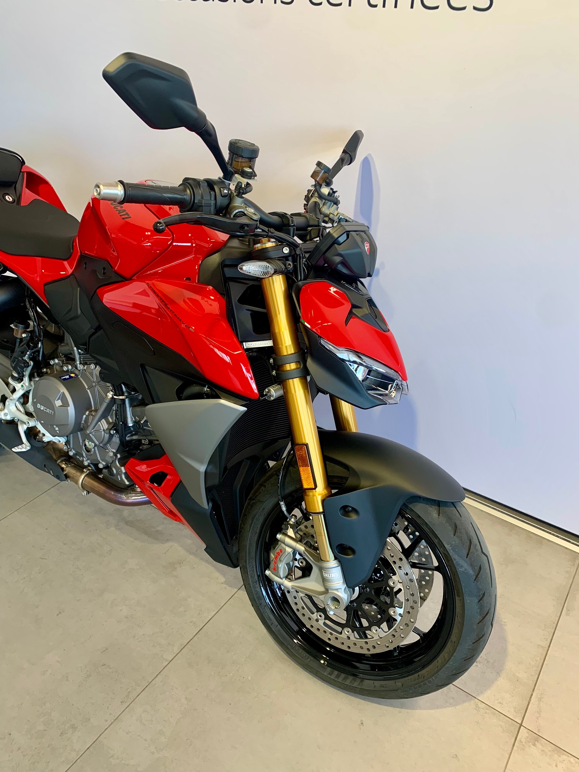 DUCATI Streetfighter V2 S-showroom-element-3