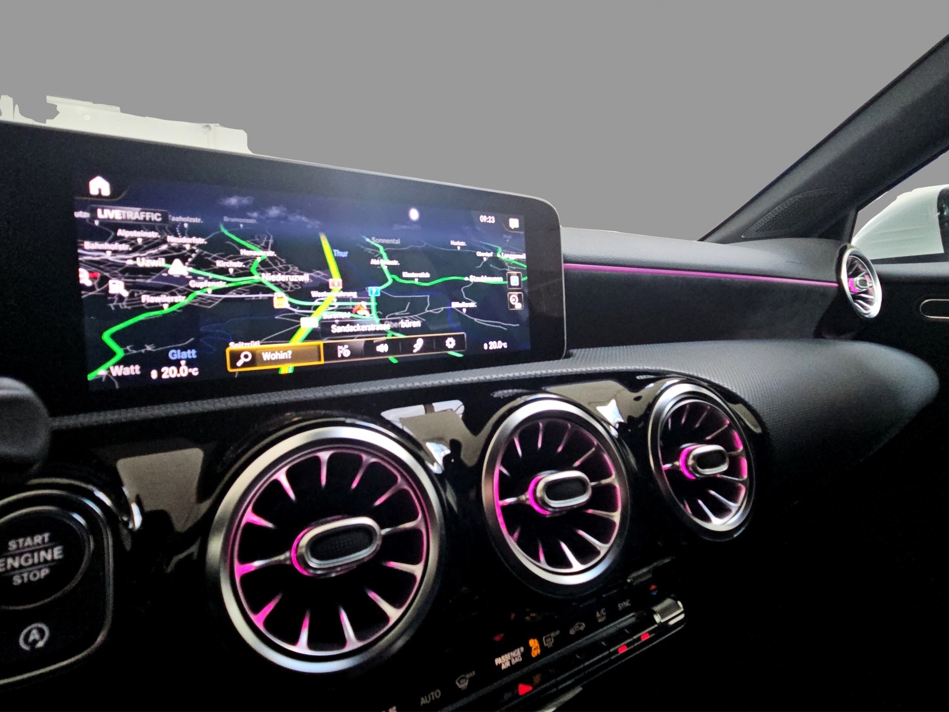 MERCEDES-BENZ A 200 AMG Line-image-9