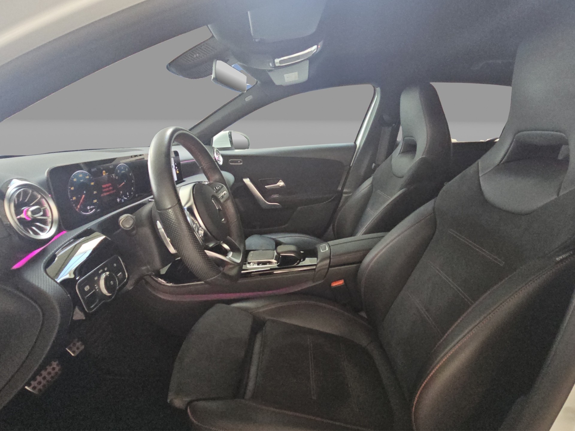 MERCEDES-BENZ A 200 AMG Line-image-5