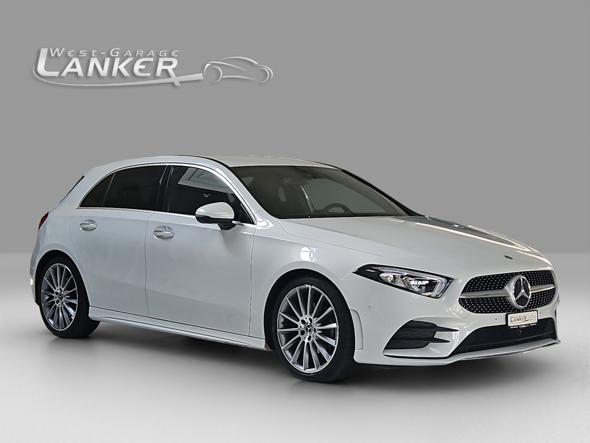 MERCEDES-BENZ A 200 AMG Line-image-1