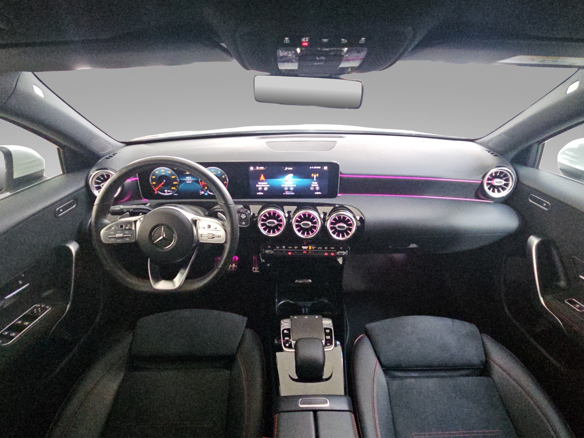 MERCEDES-BENZ A 200 AMG Line-image-6