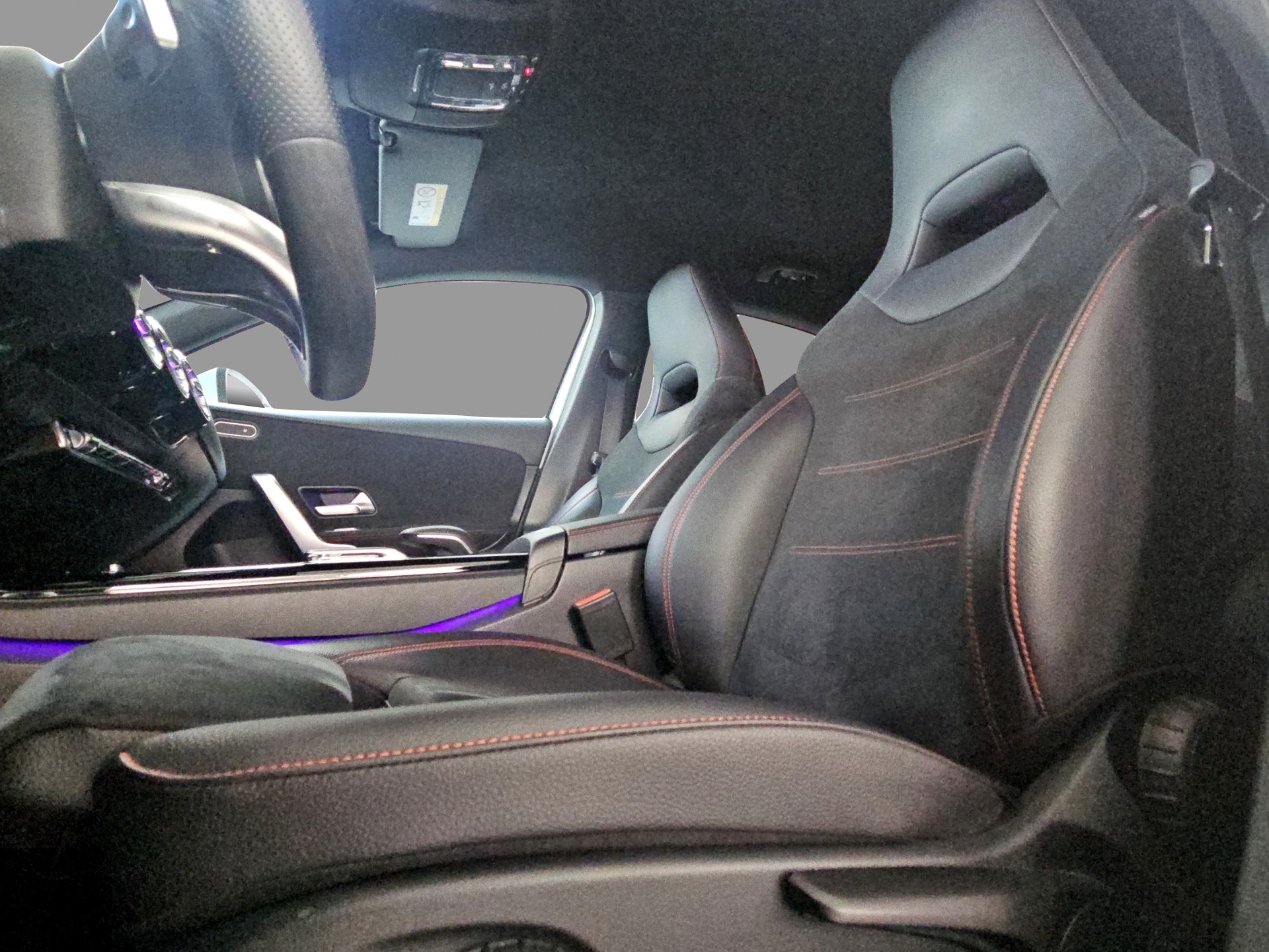 MERCEDES-BENZ A 200 AMG Line-image-13