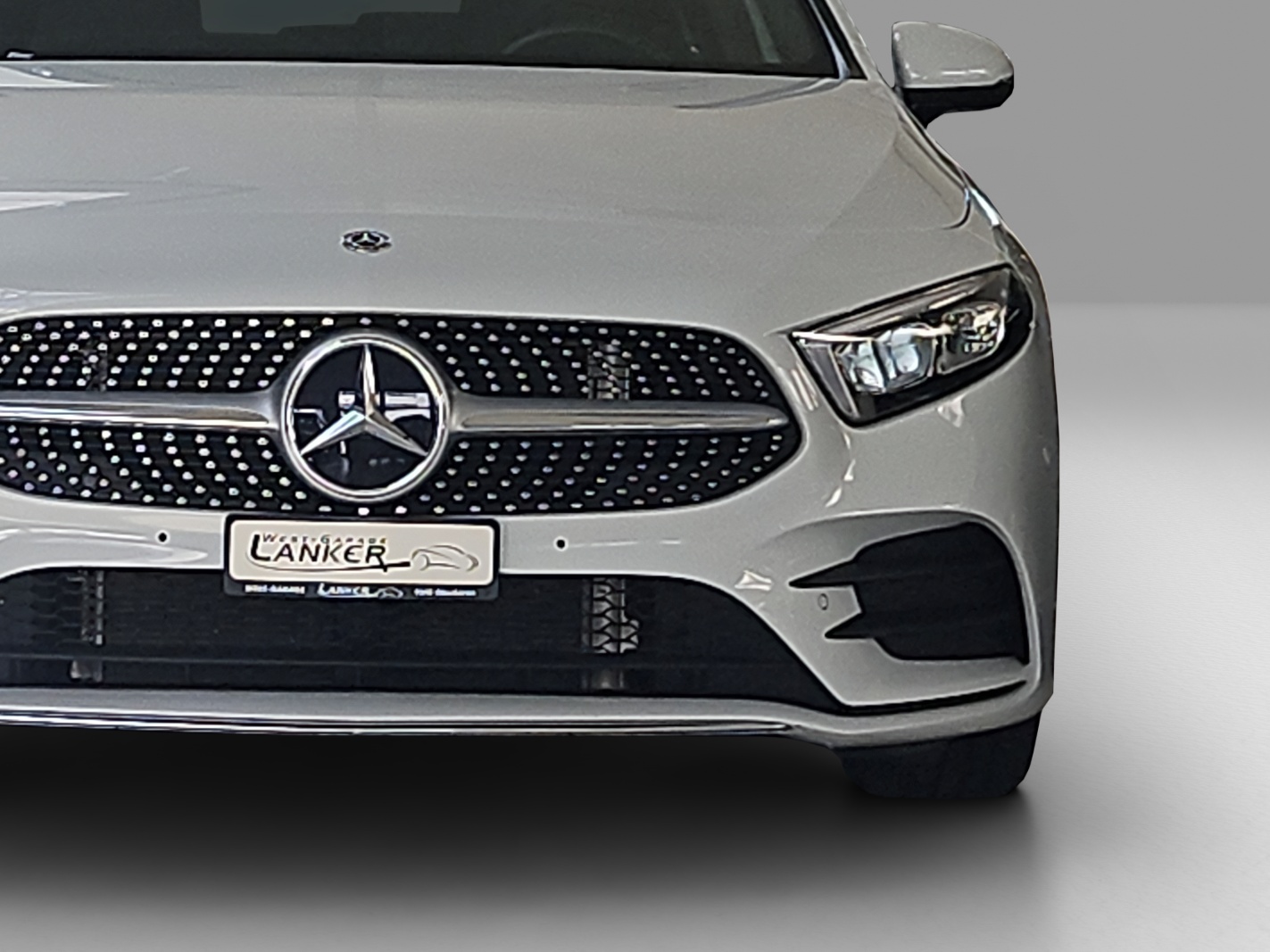MERCEDES-BENZ A 200 AMG Line-image-16