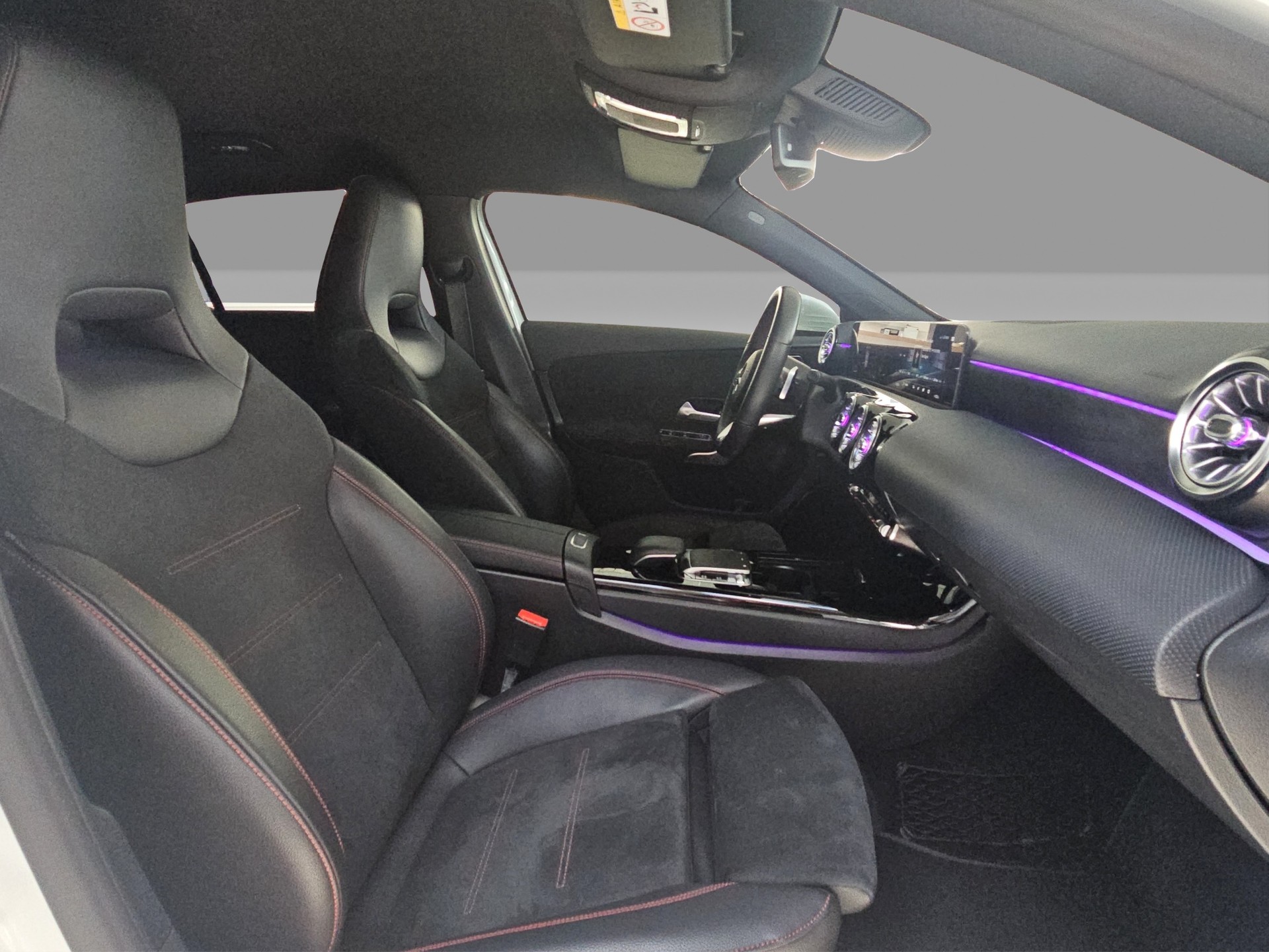MERCEDES-BENZ A 200 AMG Line-image-12