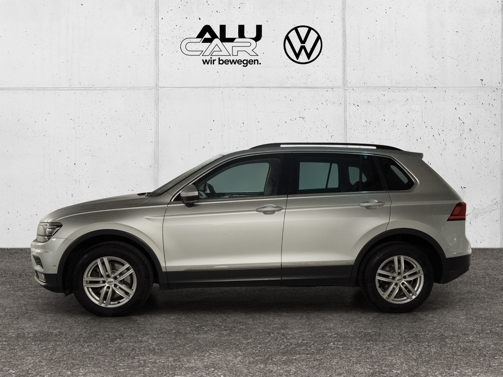 VW Tiguan 2.0TSI Comfortline 4Motion DSG-showroom-element-1