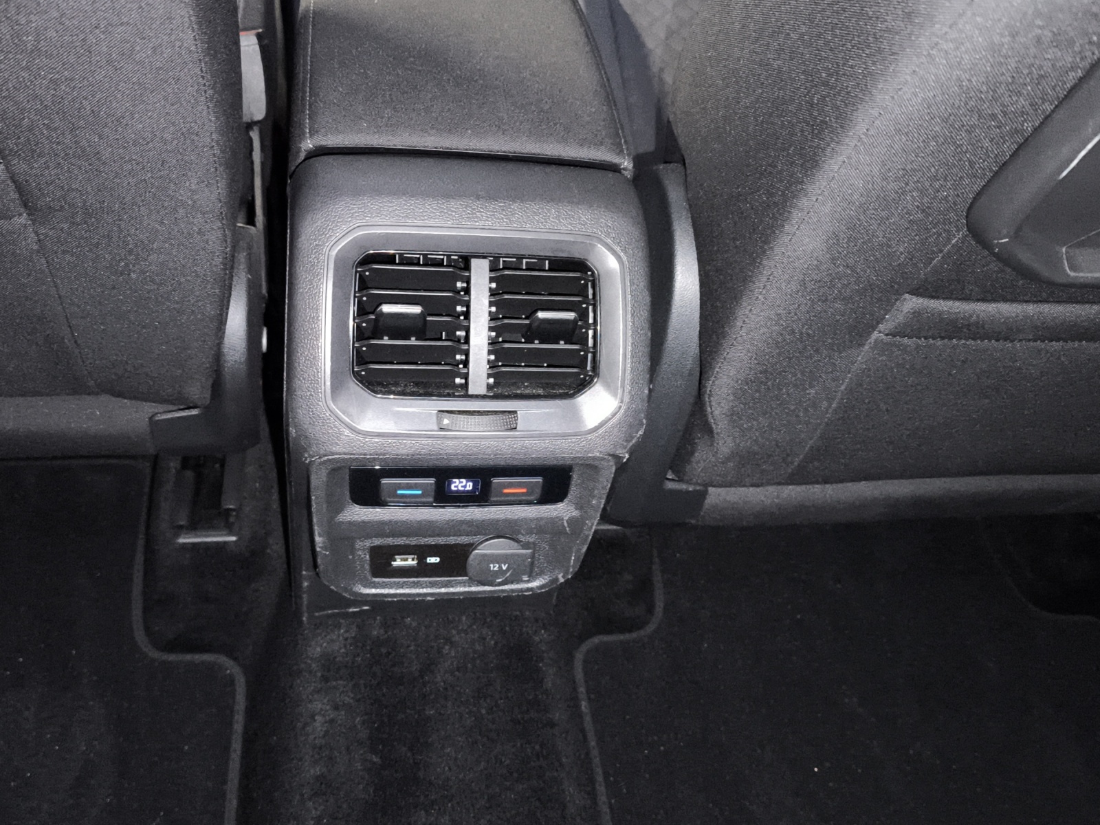VW Tiguan 2.0TSI Comfortline 4Motion DSG-image-11
