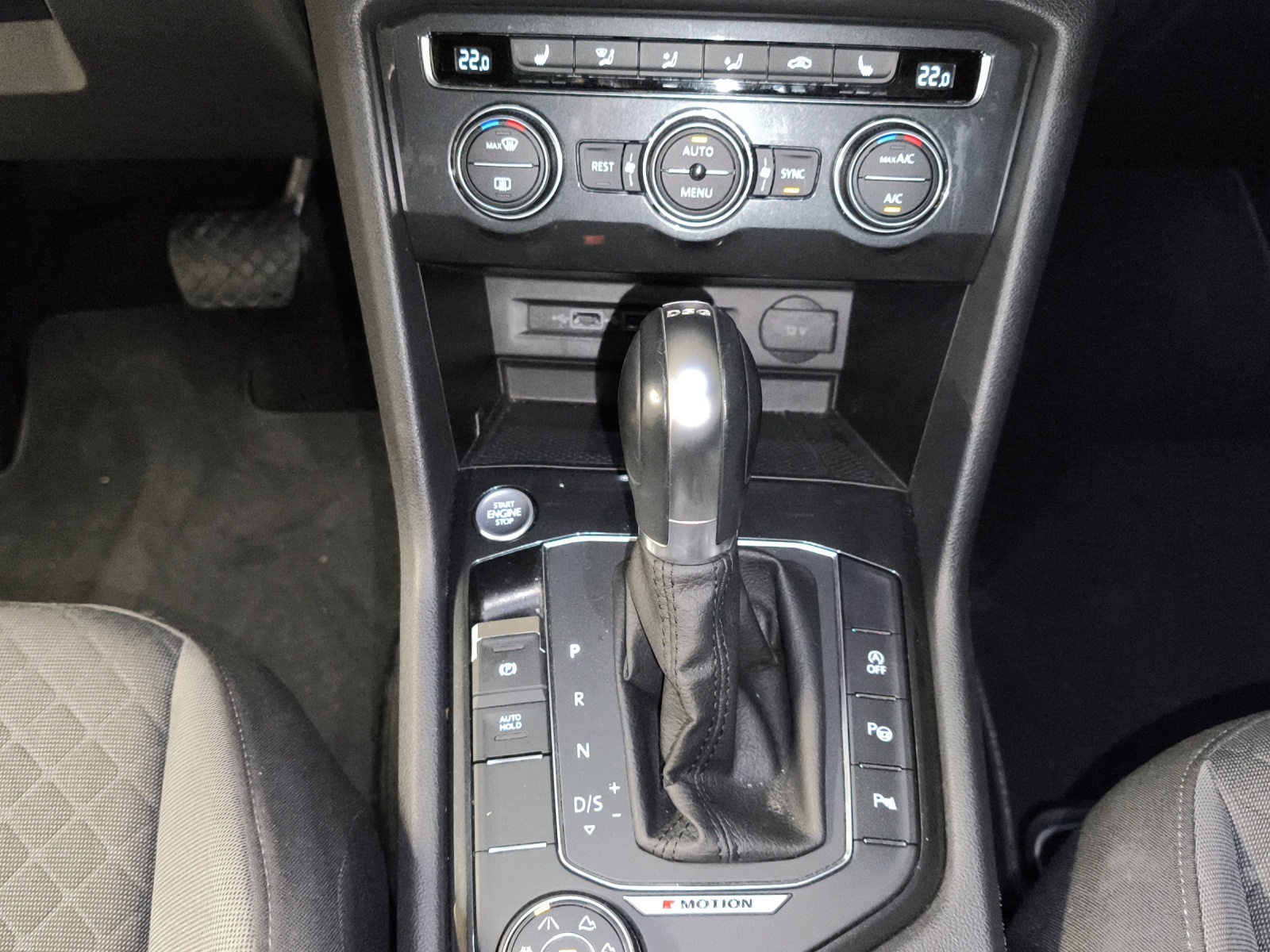 VW Tiguan 2.0TSI Comfortline 4Motion DSG-image-8