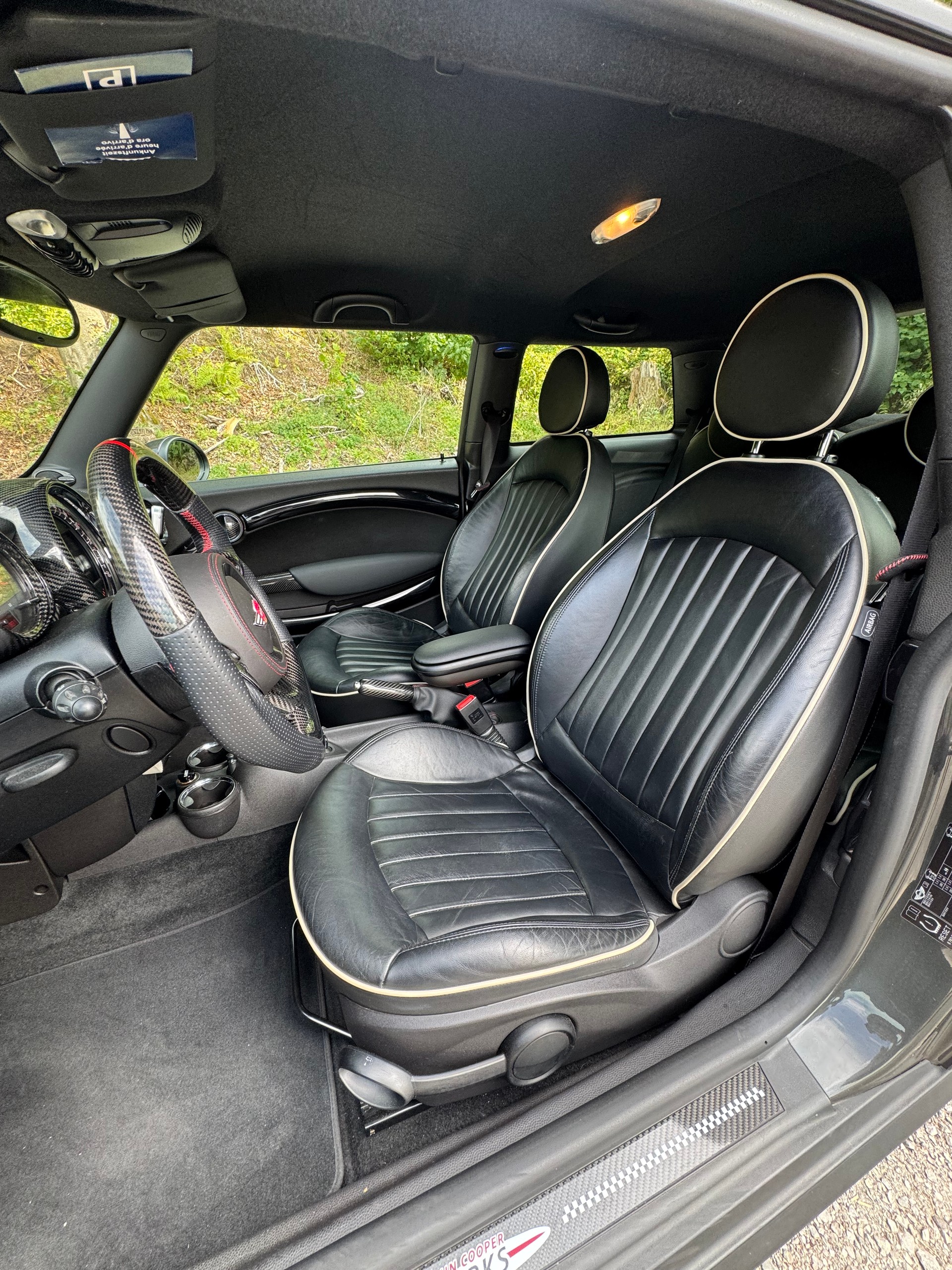 MINI 1.6i John Cooper Works-image-2