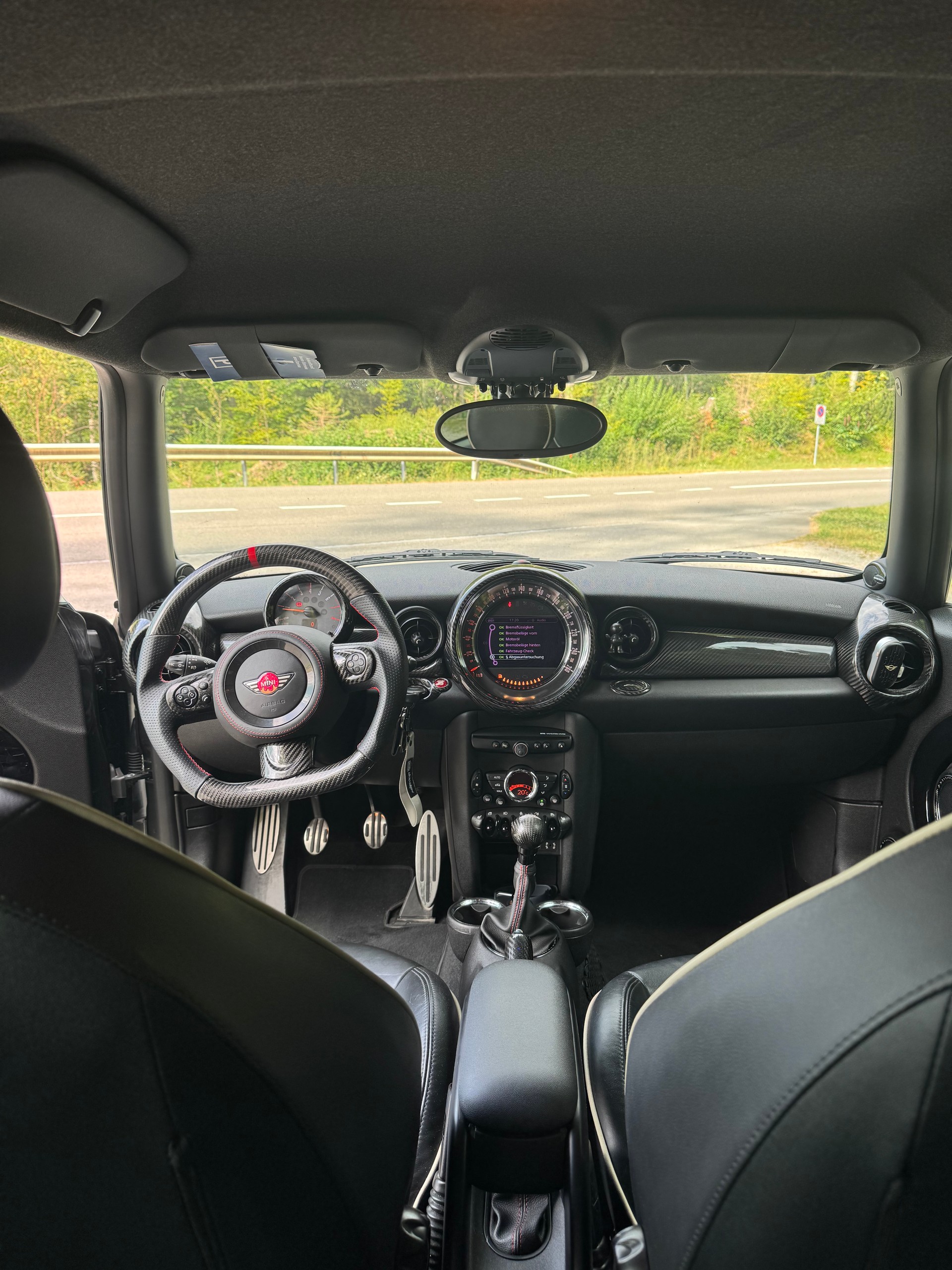 MINI 1.6i John Cooper Works-image-3