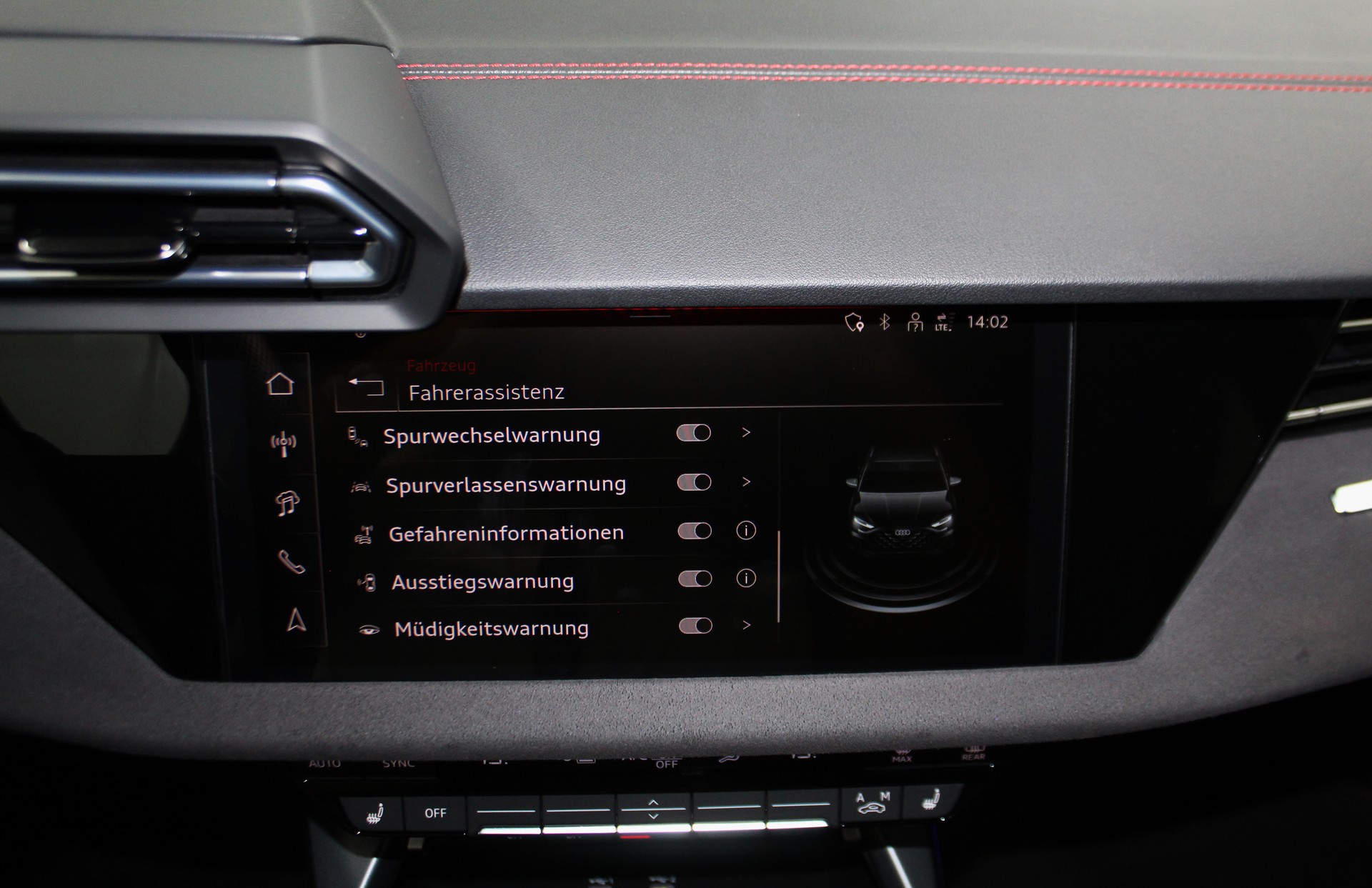 AUDI S3 Sportback TFSI quattro S-tronic 333PS Optikpaket schwarz / CH-Fahrzeug-image-25