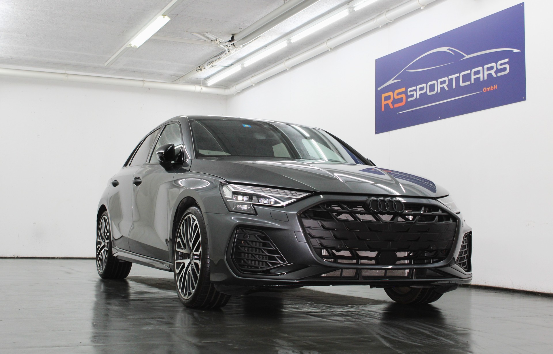 AUDI S3 Sportback TFSI quattro S-tronic 333PS Optikpaket schwarz / CH-Fahrzeug-image-1