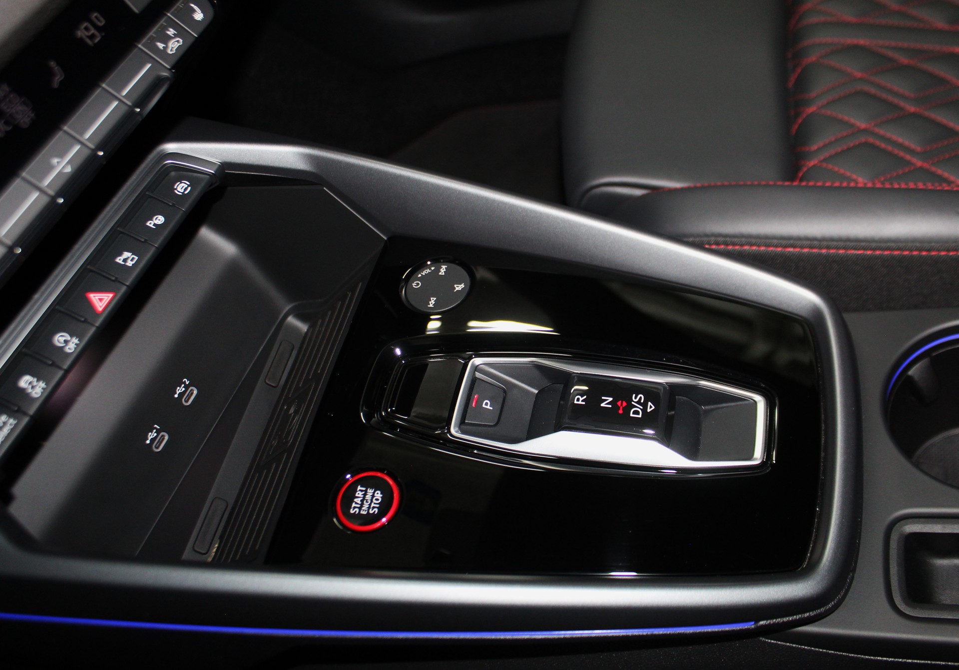 AUDI S3 Sportback TFSI quattro S-tronic 333PS Optikpaket schwarz / CH-Fahrzeug-image-14